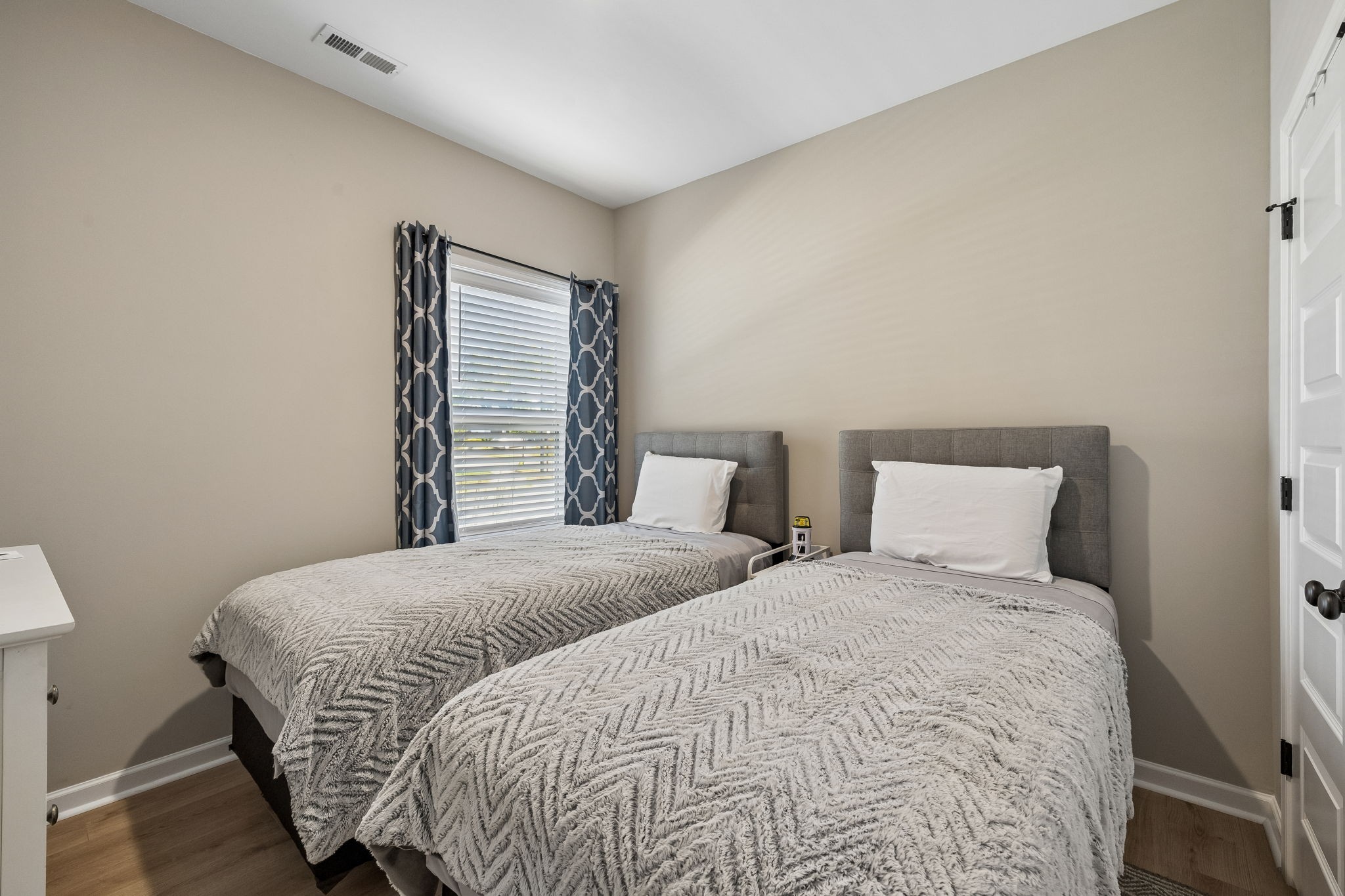 1073 Linn Cove Ct Property Photo 18