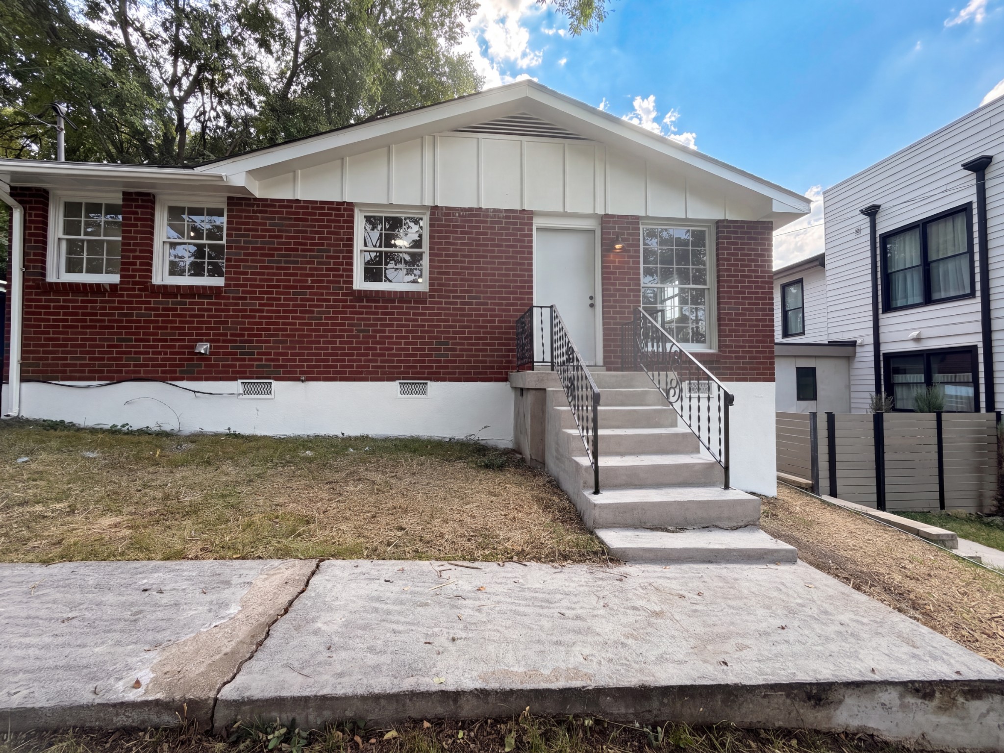 1004 Glenview Dr Property Photo 1