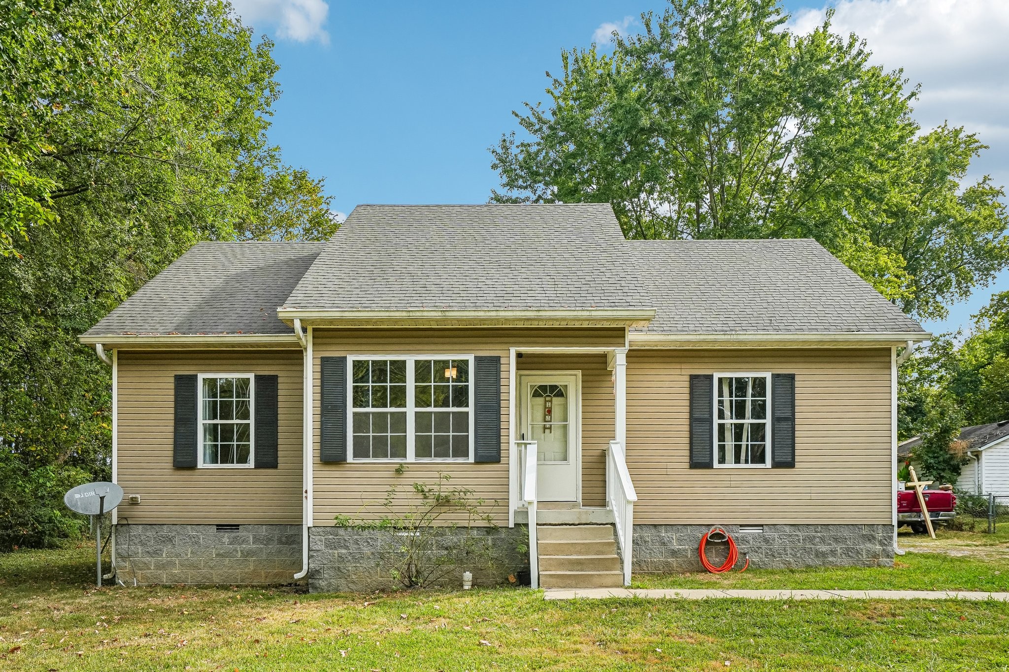 2027 Old Greenbrier Pike Property Photo 1