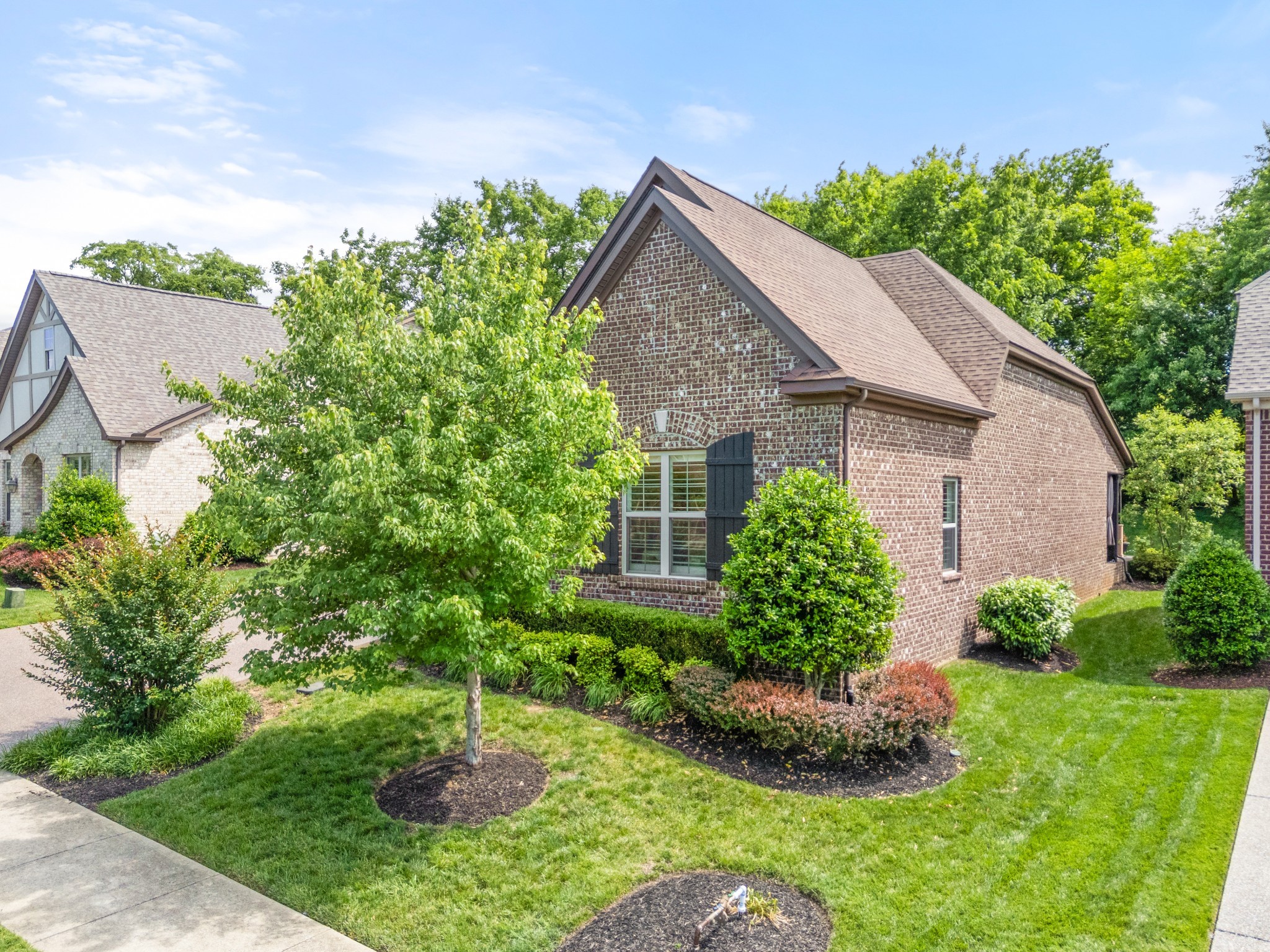 1049 Vinings Blvd Property Photo 3