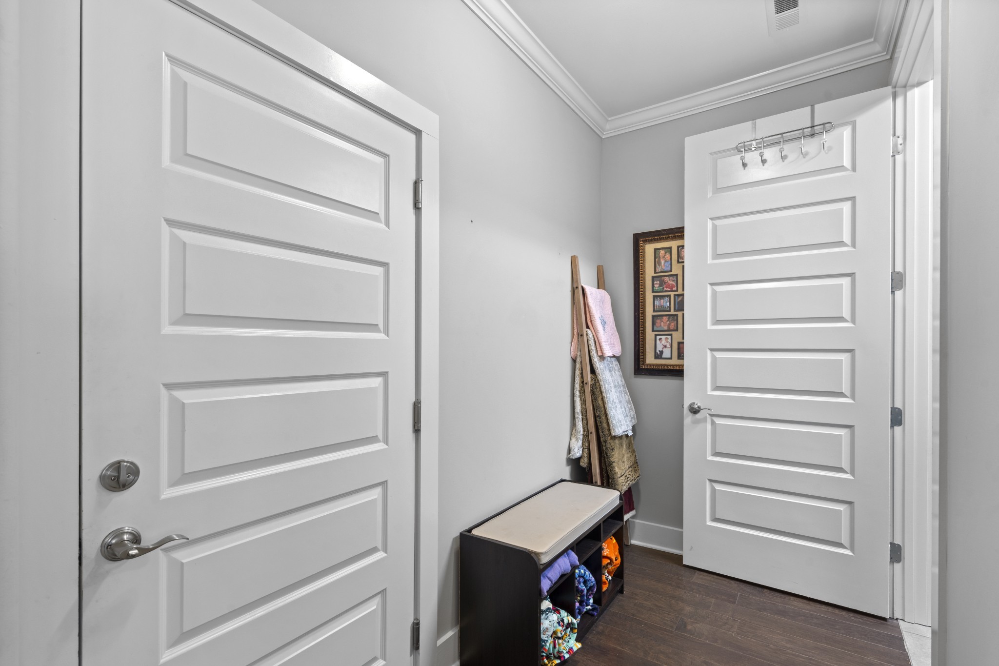 1049 Vinings Blvd Property Photo 16