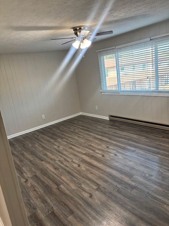 1326 Spring St Property Photo 4