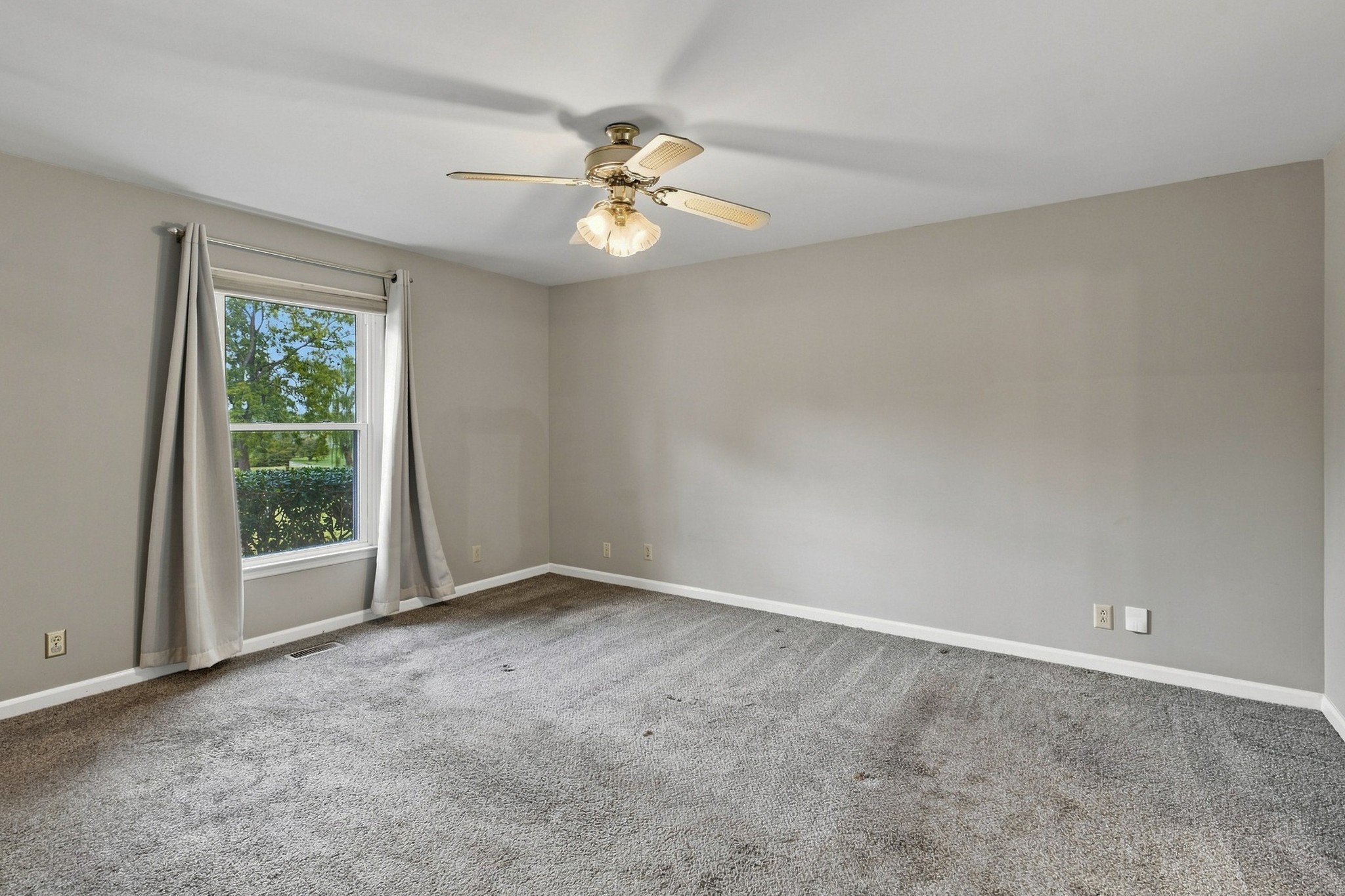 4881 Veterans Pkwy Property Photo 18