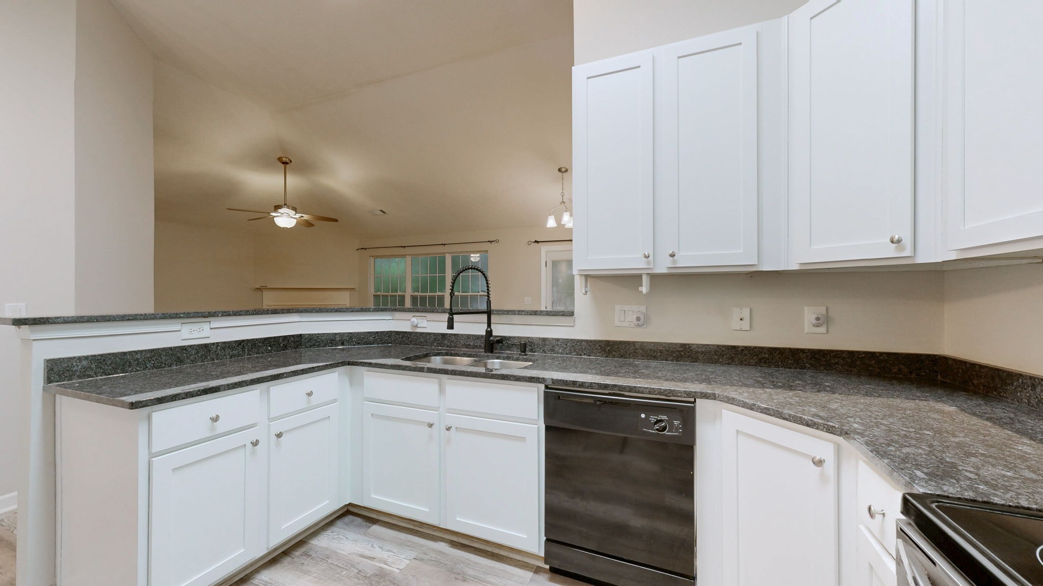609 Casey Pl Property Photo 13
