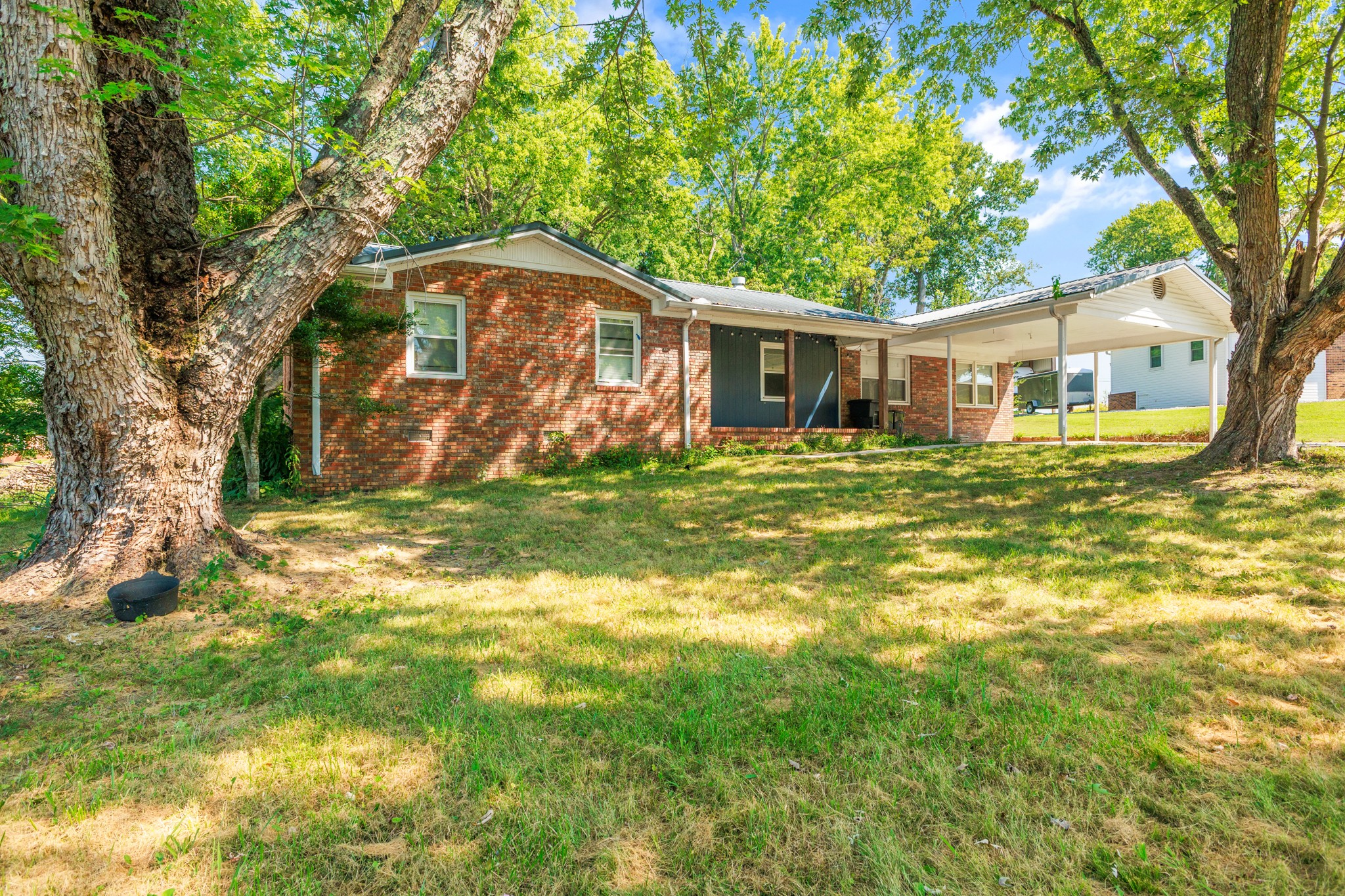 196 Greenwood Dr Property Photo 1