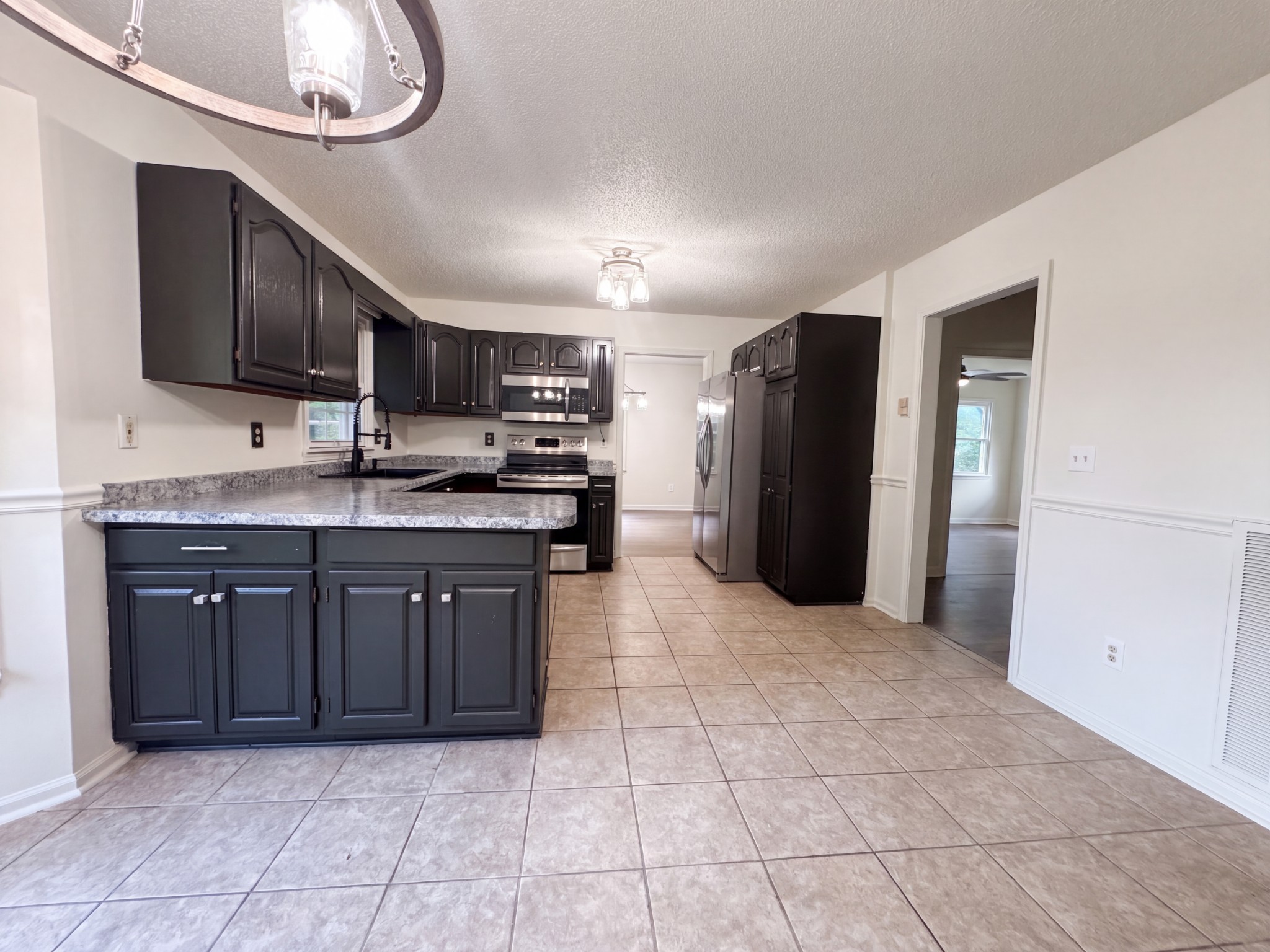 313 Michael Dr Property Photo 2