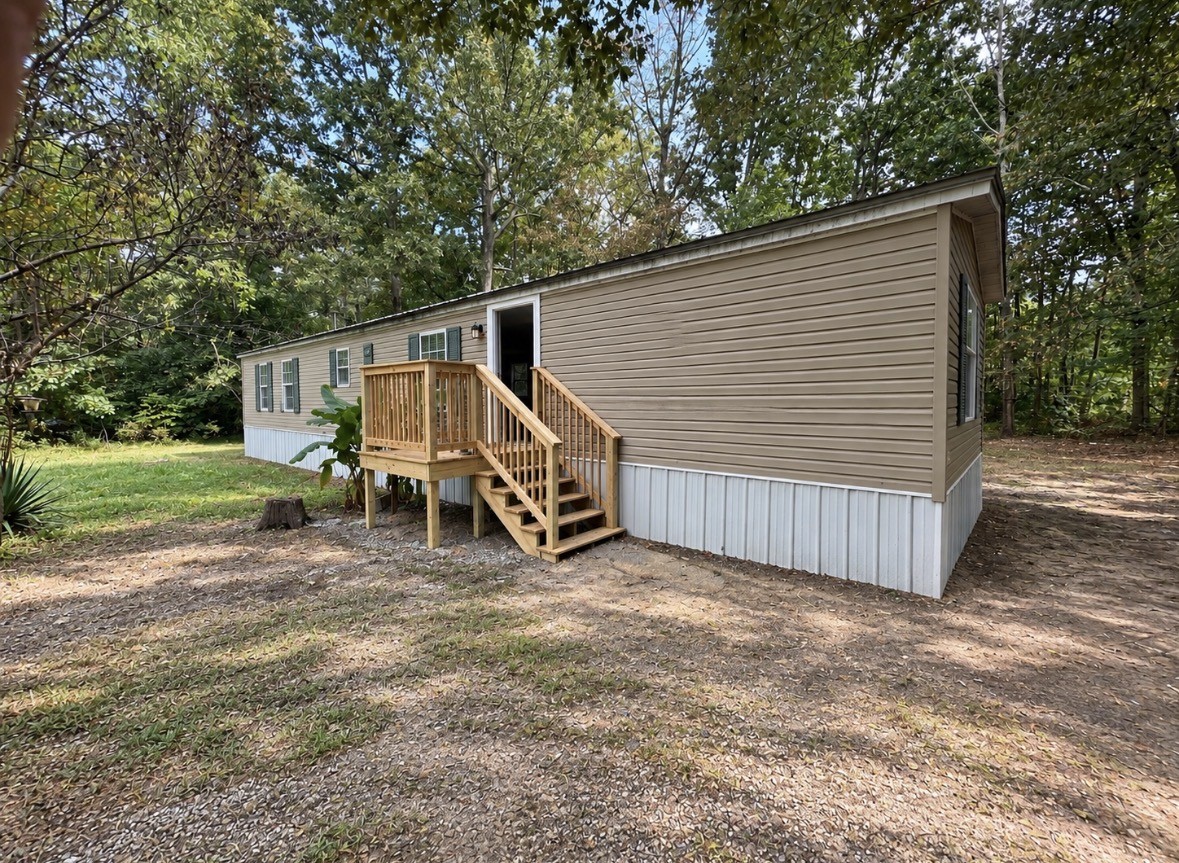 212 Poplar Dr Property Photo 1