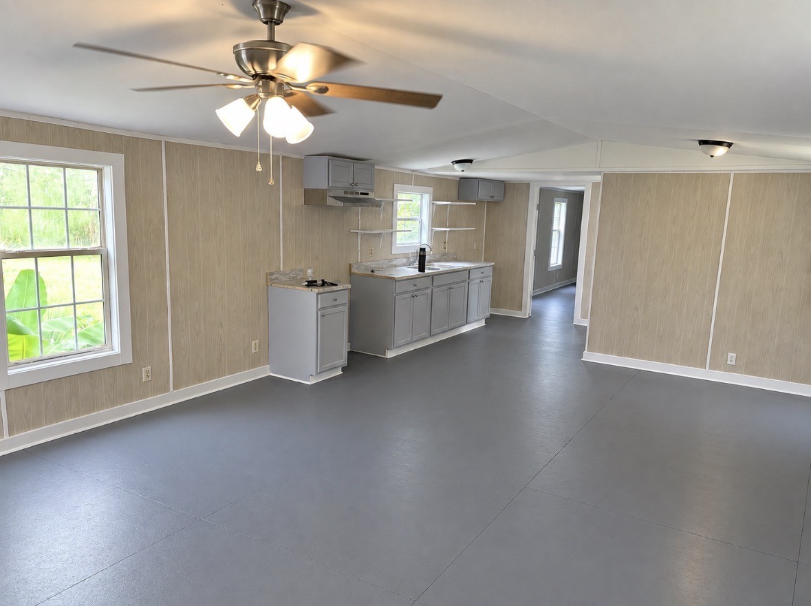 212 Poplar Dr Property Photo 4
