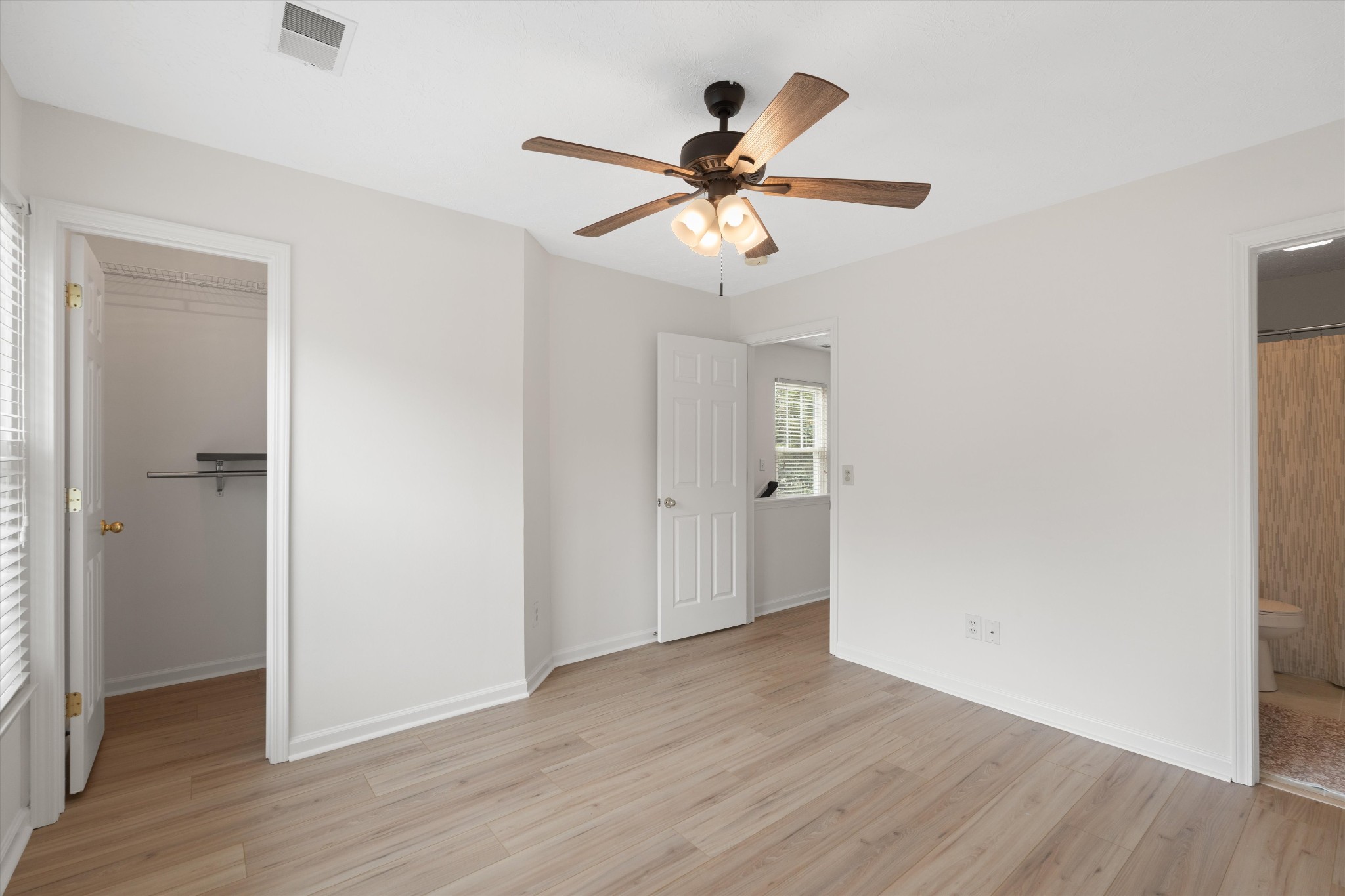 450 Flintlock Ct Property Photo 27