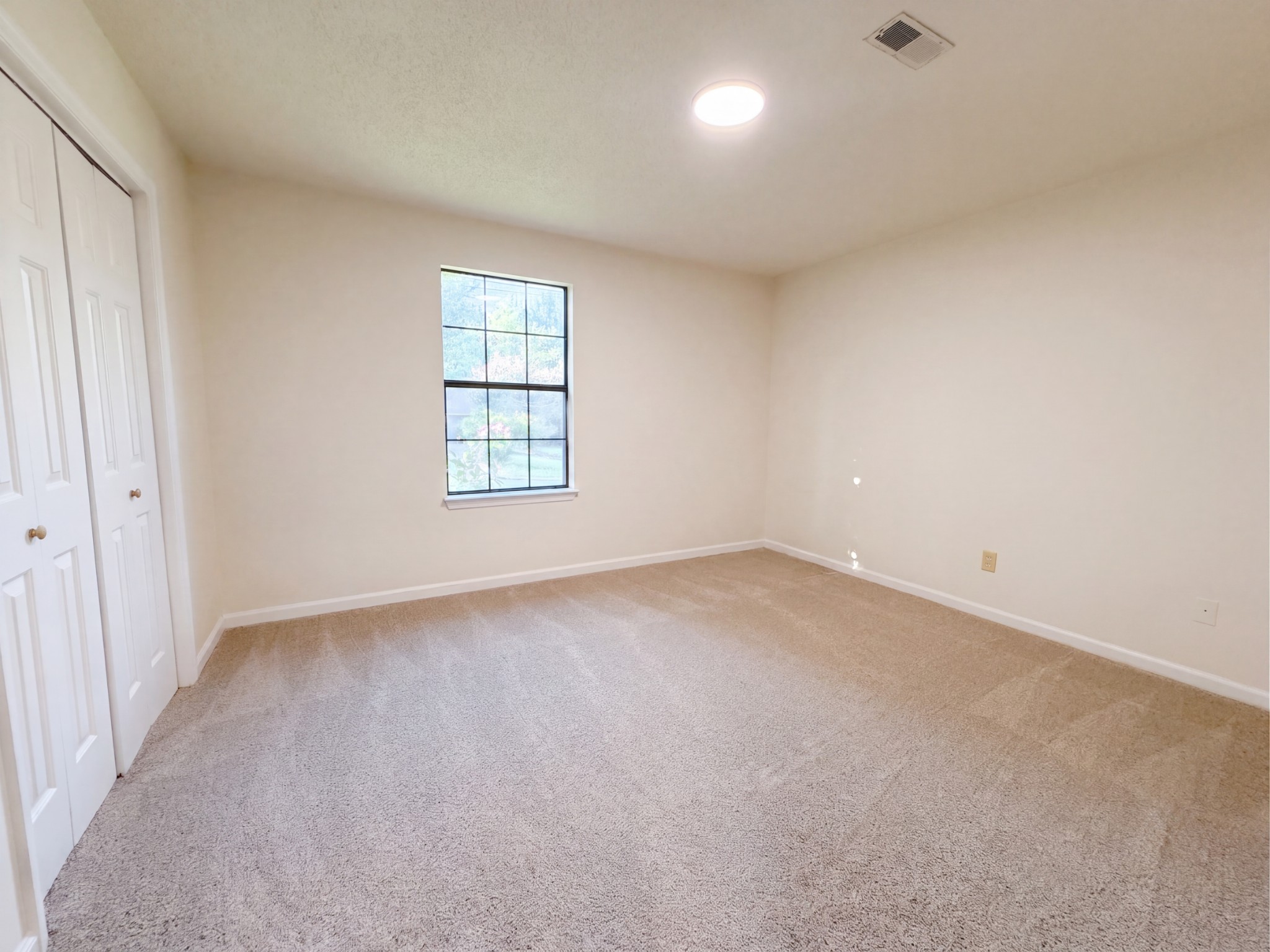 3363 Lakeside Pl Property Photo 9