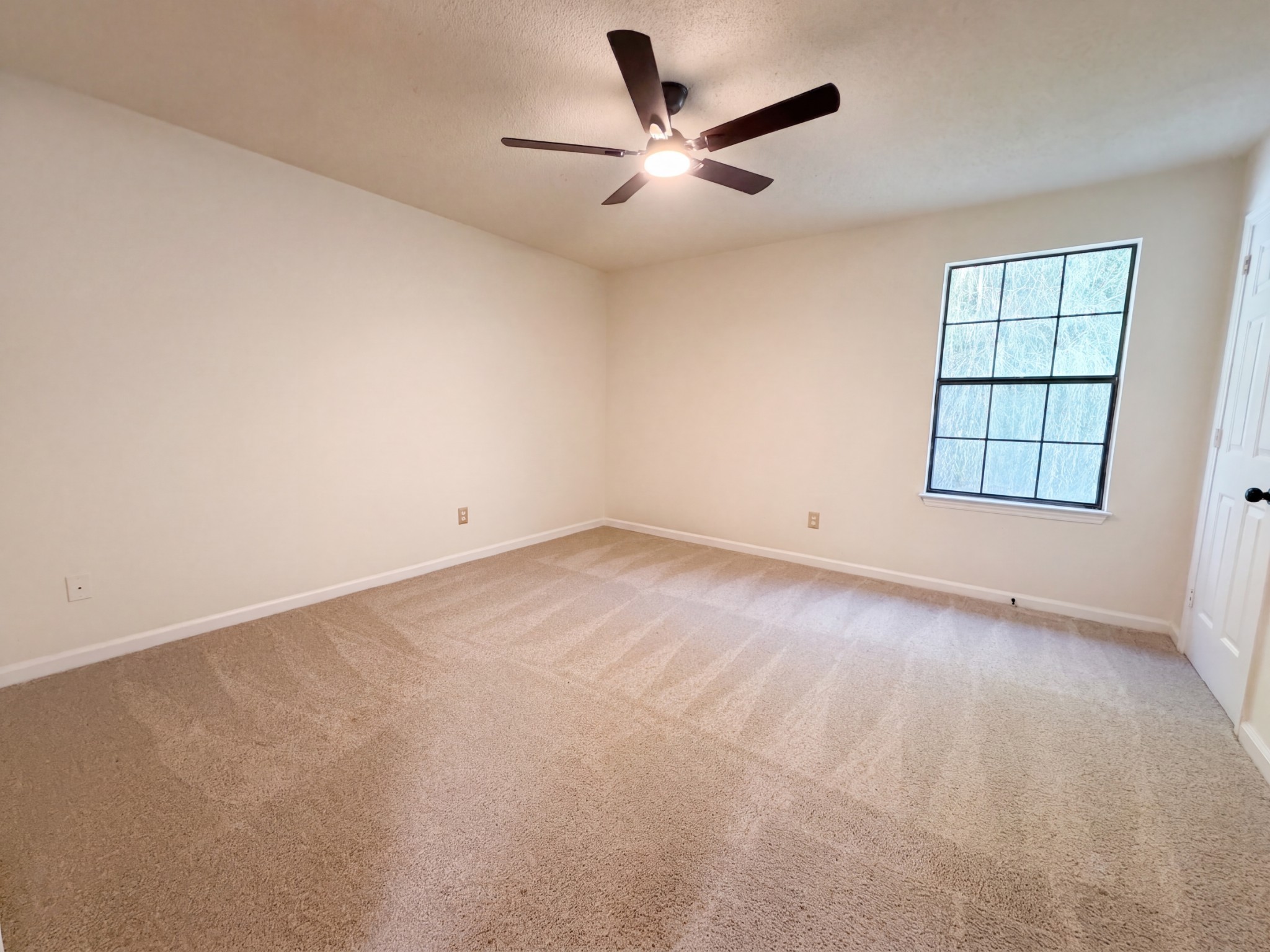 3363 Lakeside Pl Property Photo 10