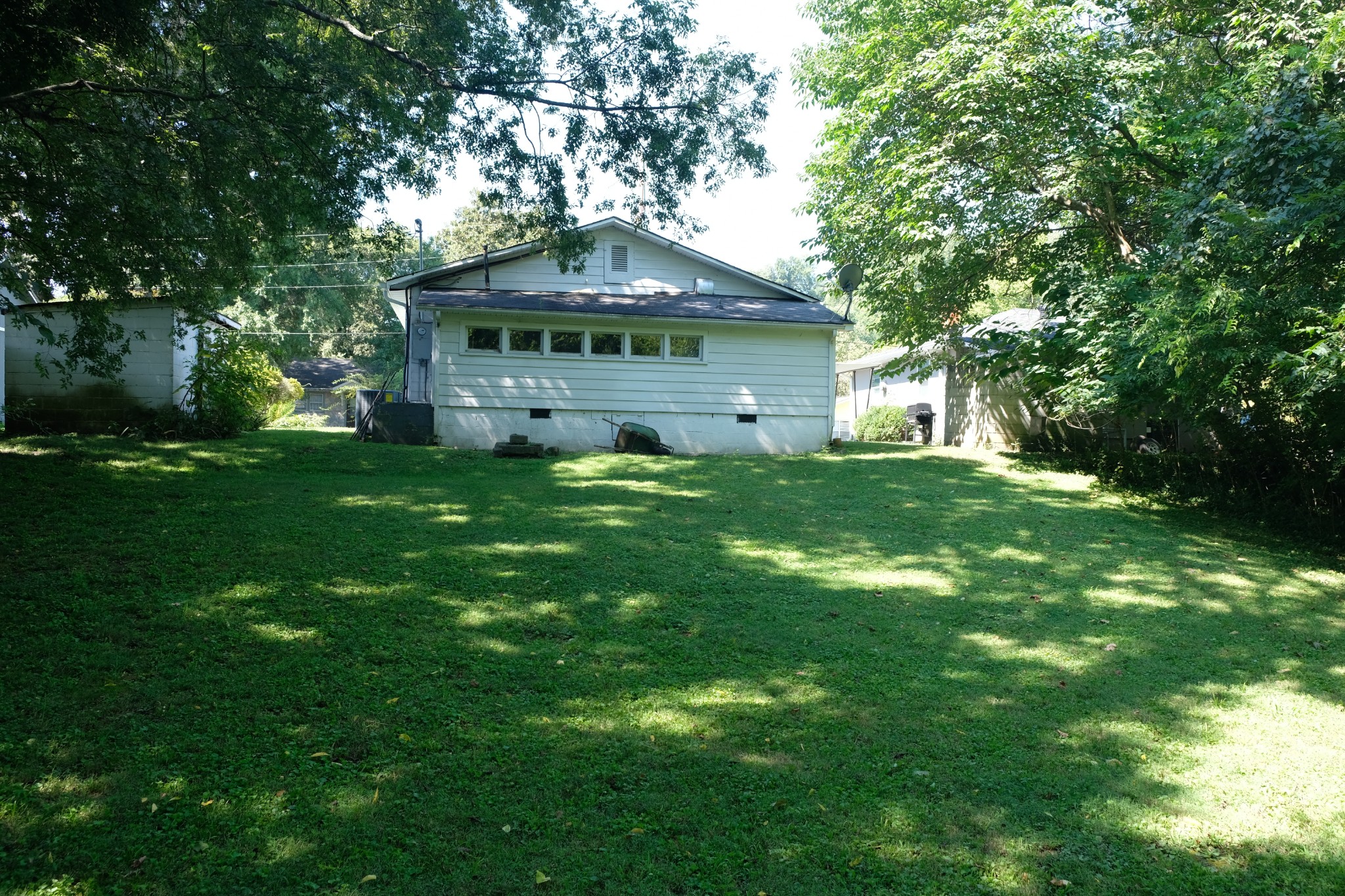 346 Idaho Ave Property Photo 2