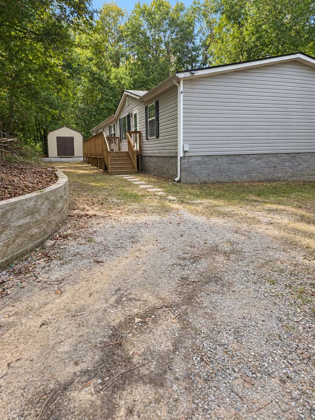 1185 Raney Hill Rd Property Photo 1