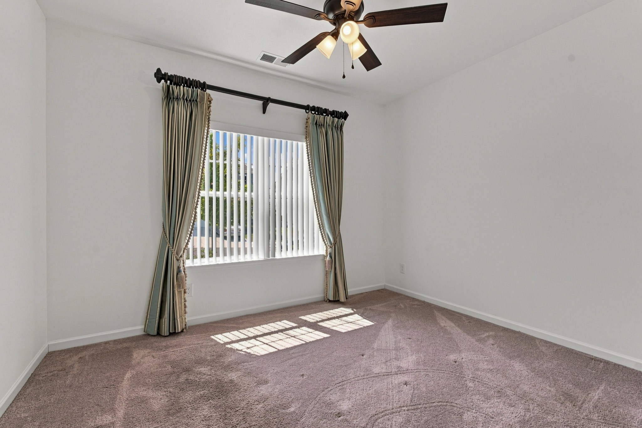 1217 Arroyo Dr Property Photo 6