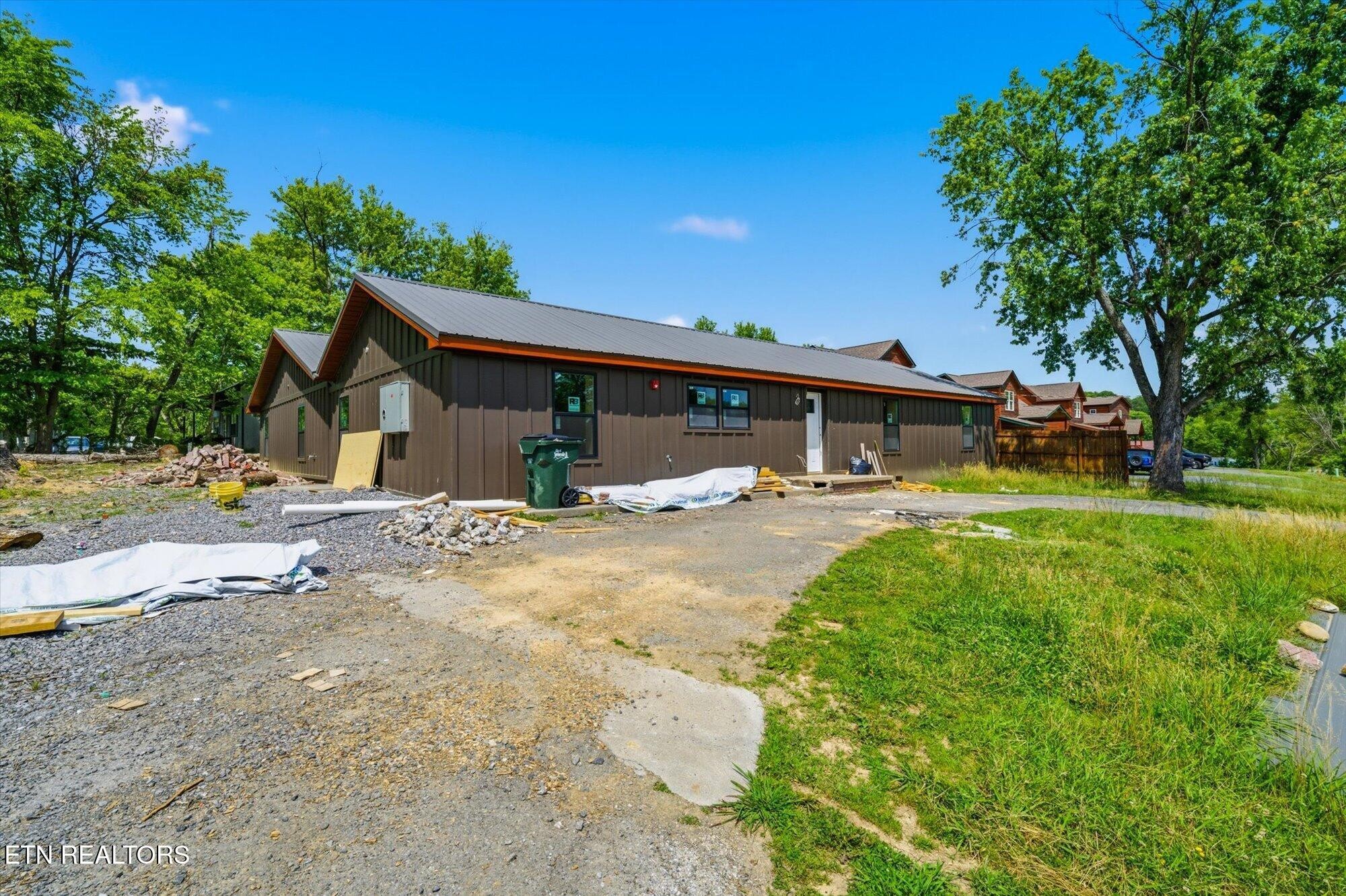 212 Caton Rd Property Photo 1