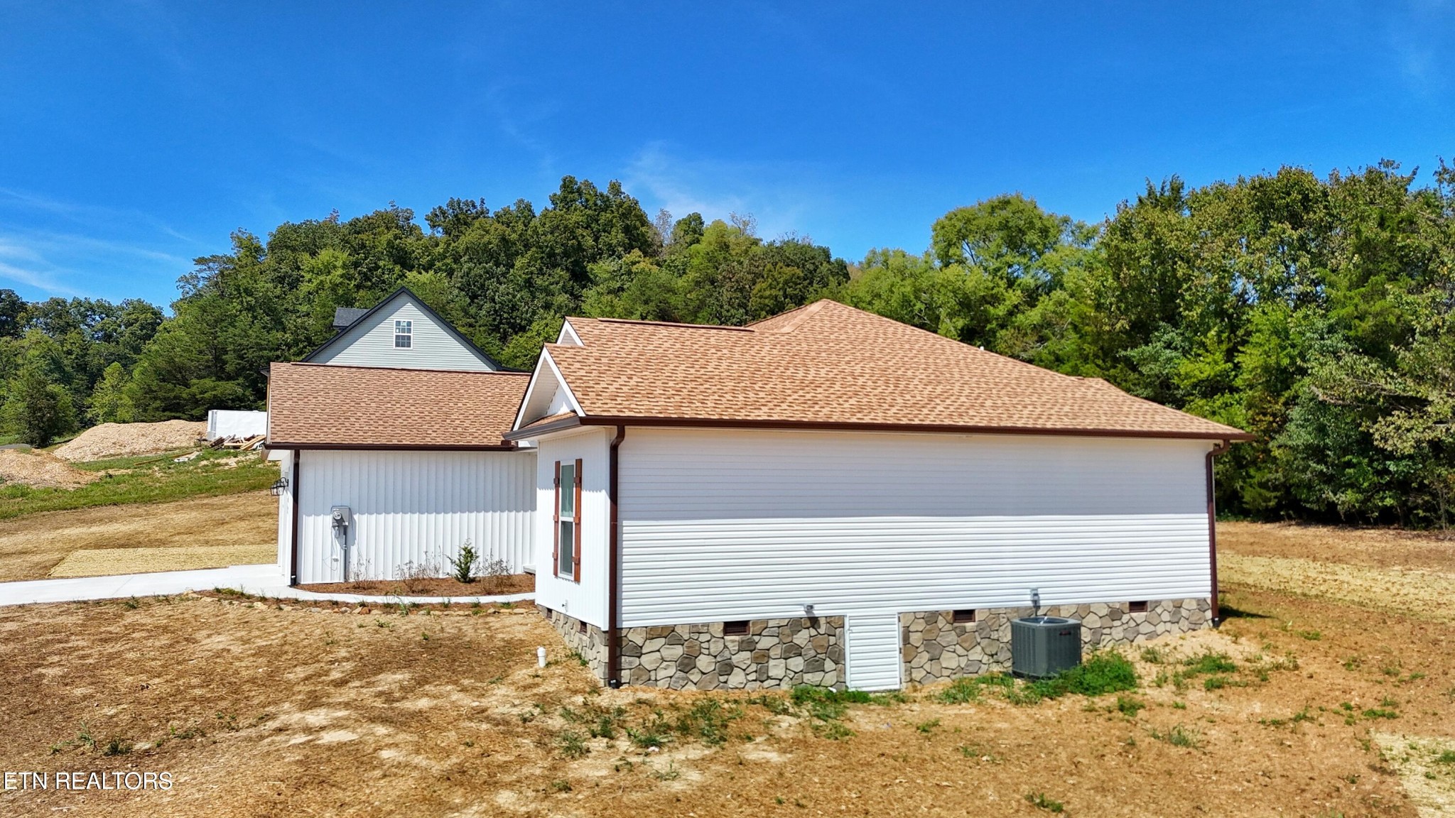 253 Splendor Way Property Photo 4
