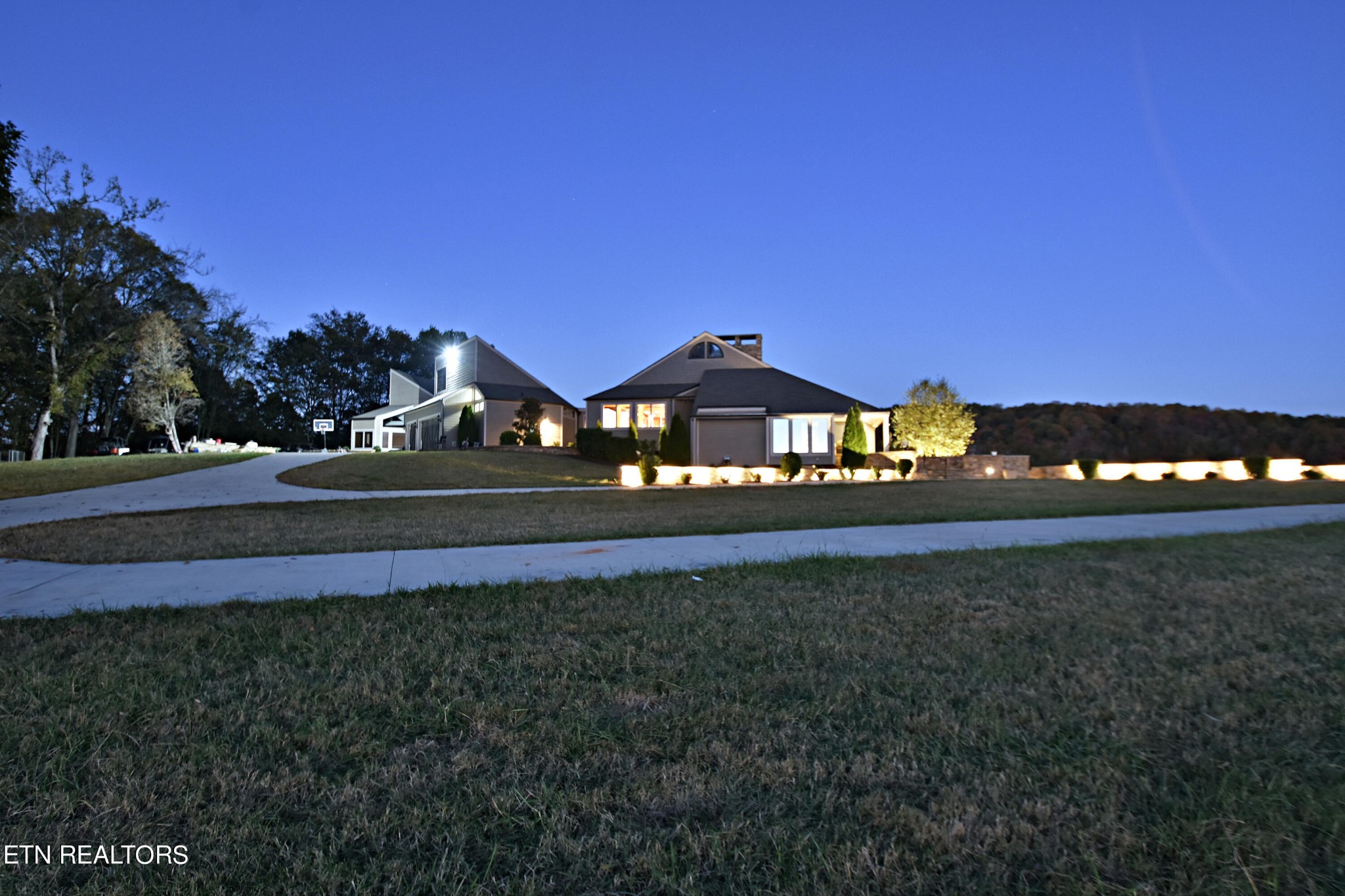 651 Cliff Top Rd Property Photo 5