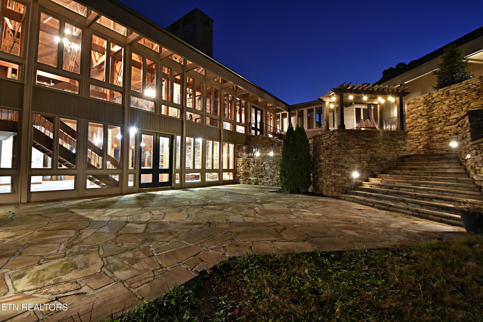 651 Cliff Top Rd Property Photo 8