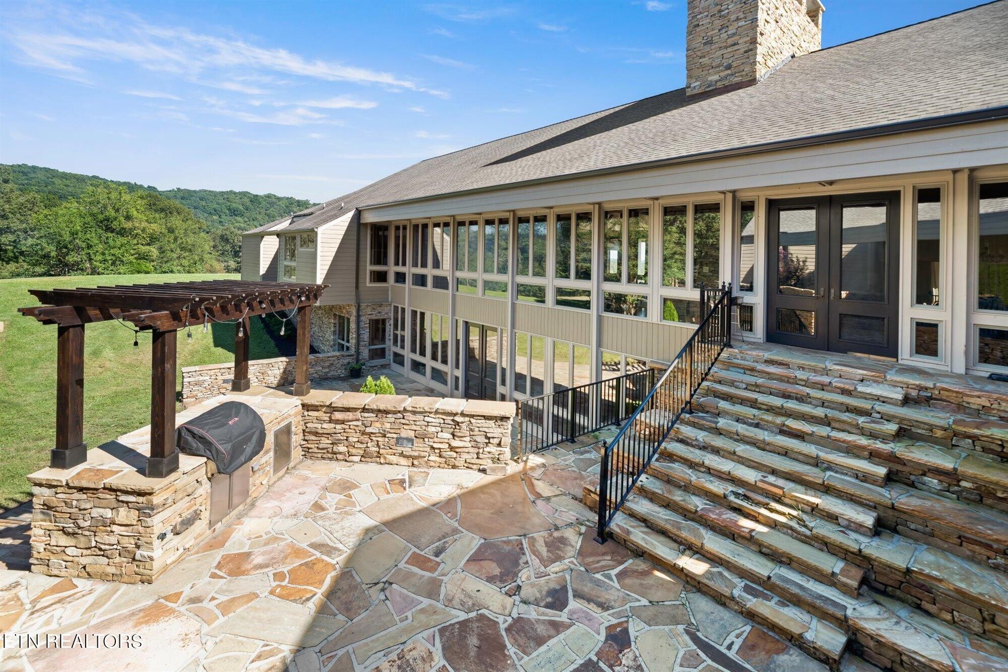 651 Cliff Top Rd Property Photo 9