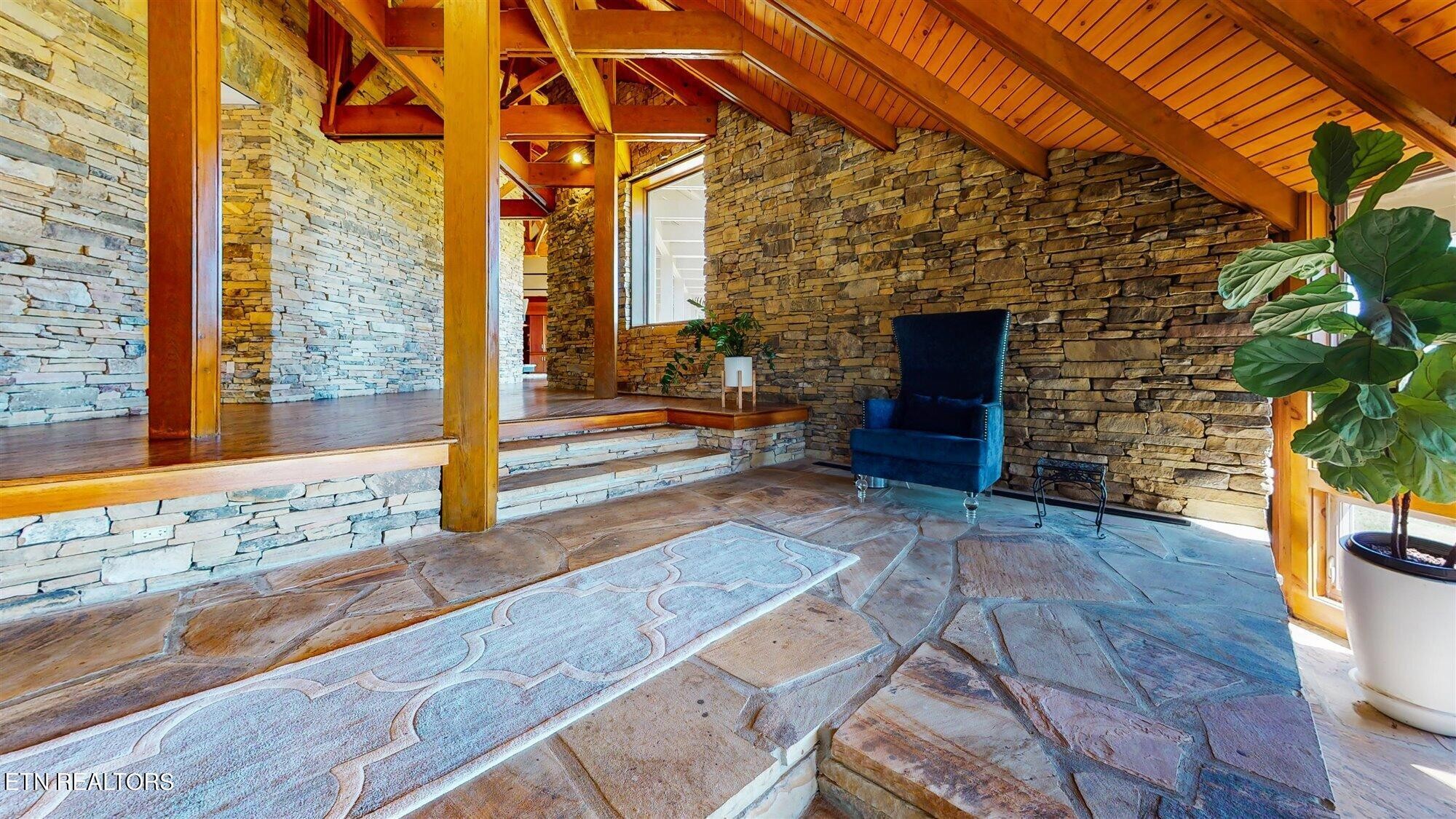 651 Cliff Top Rd Property Photo 10