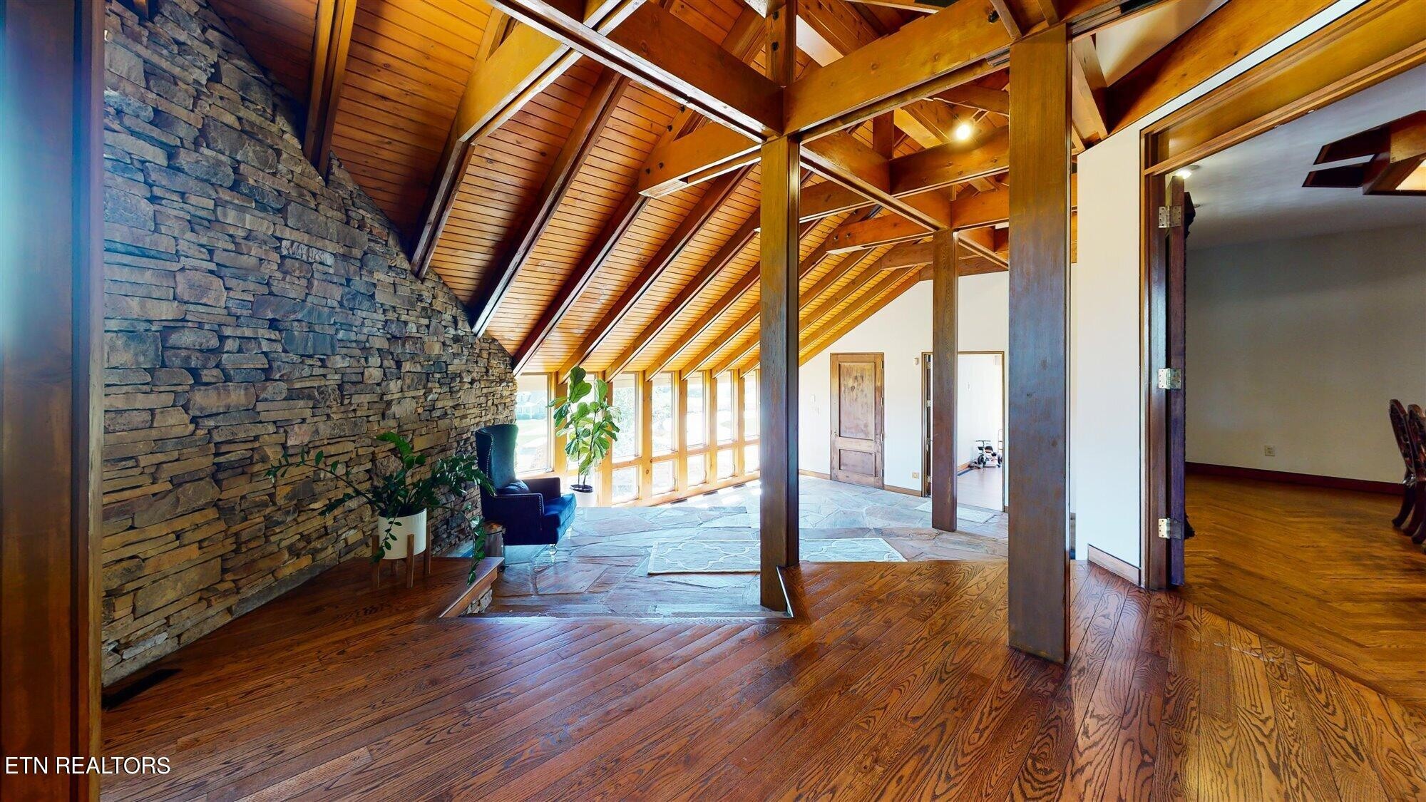 651 Cliff Top Rd Property Photo 13