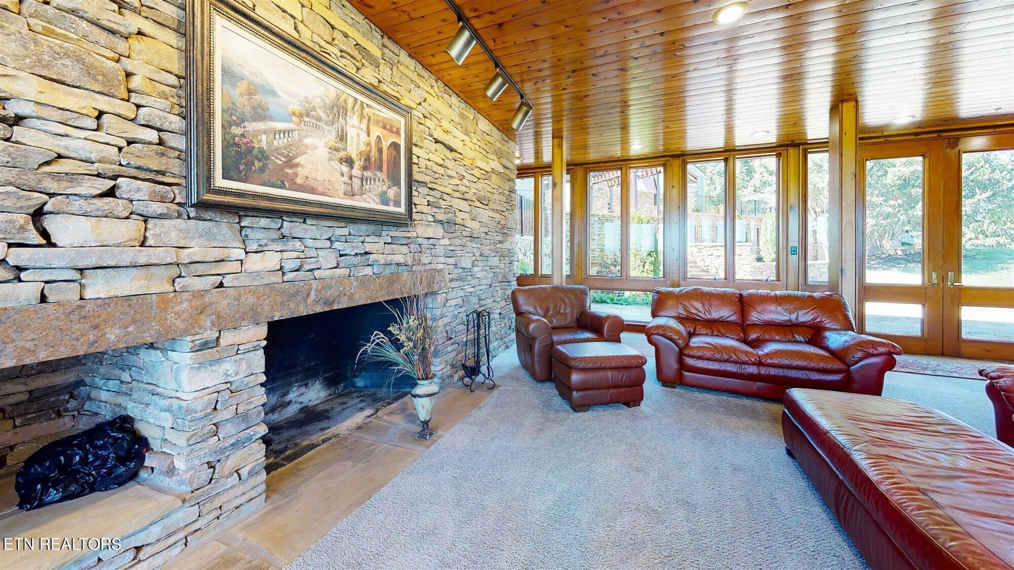 651 Cliff Top Rd Property Photo 15