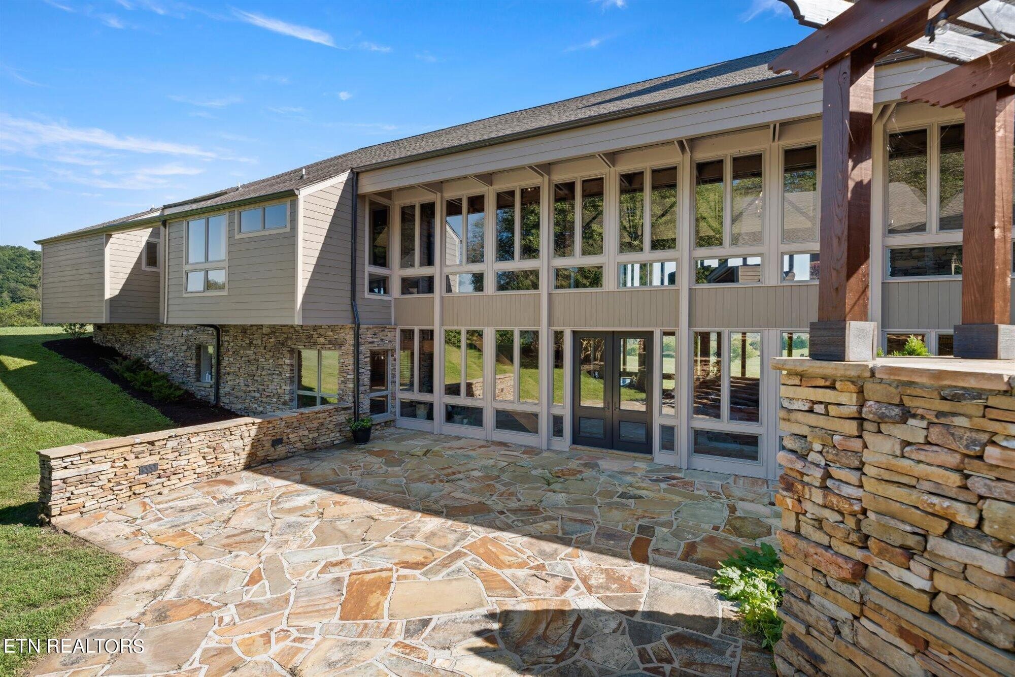 651 Cliff Top Rd Property Photo 33
