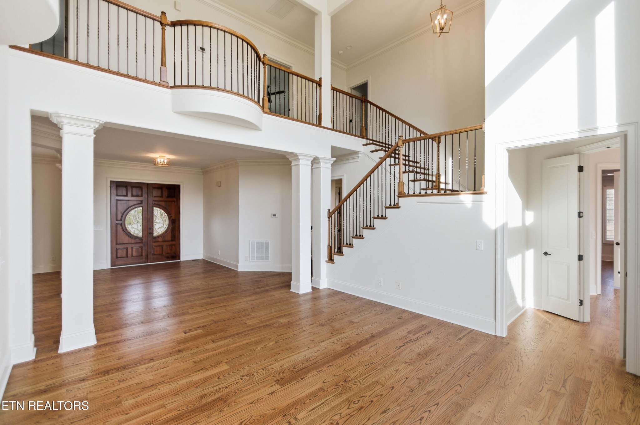 910 Eagle Nest Drive Property Photo 4