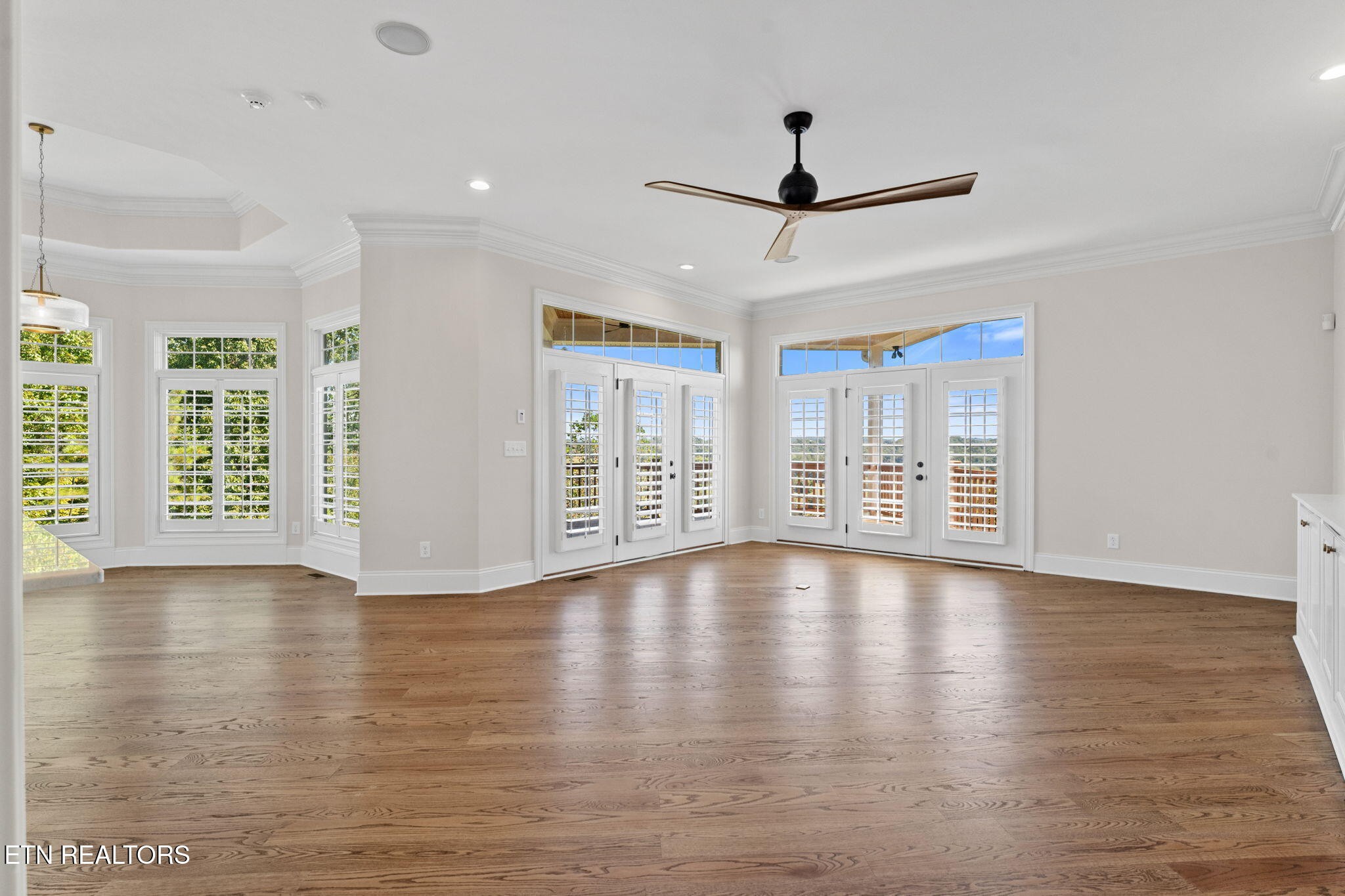 910 Eagle Nest Drive Property Photo 14