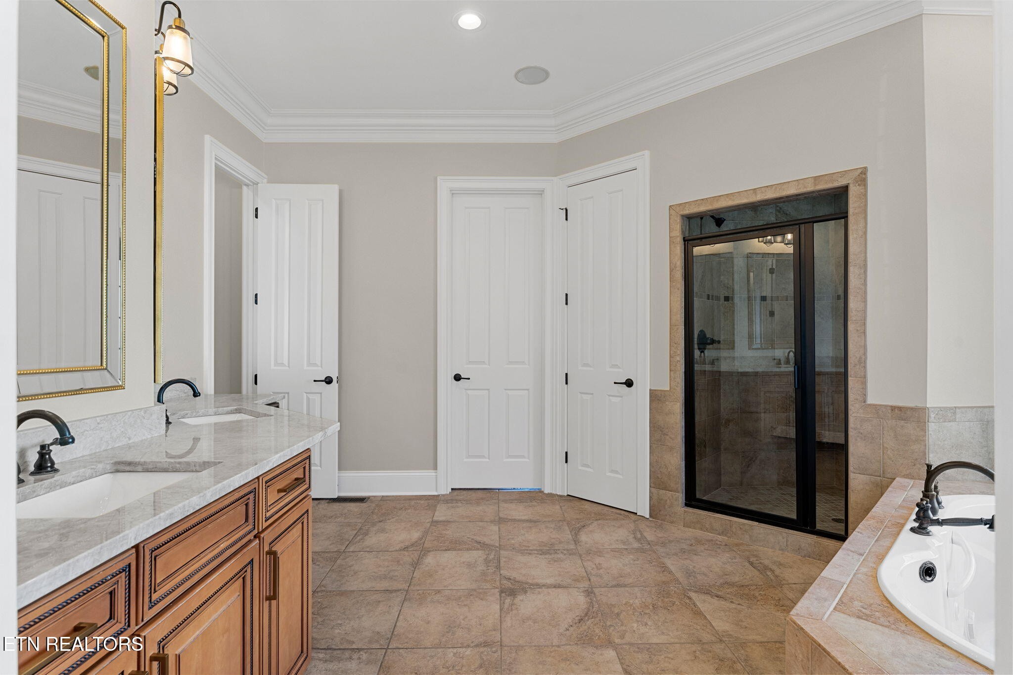 910 Eagle Nest Drive Property Photo 24