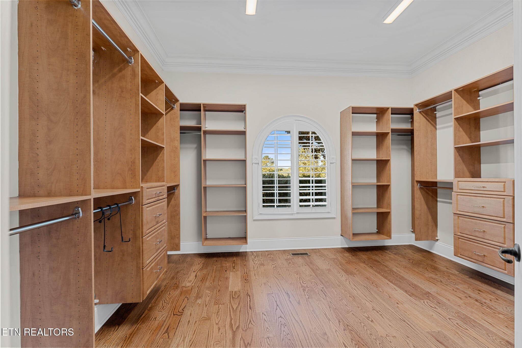 910 Eagle Nest Drive Property Photo 27