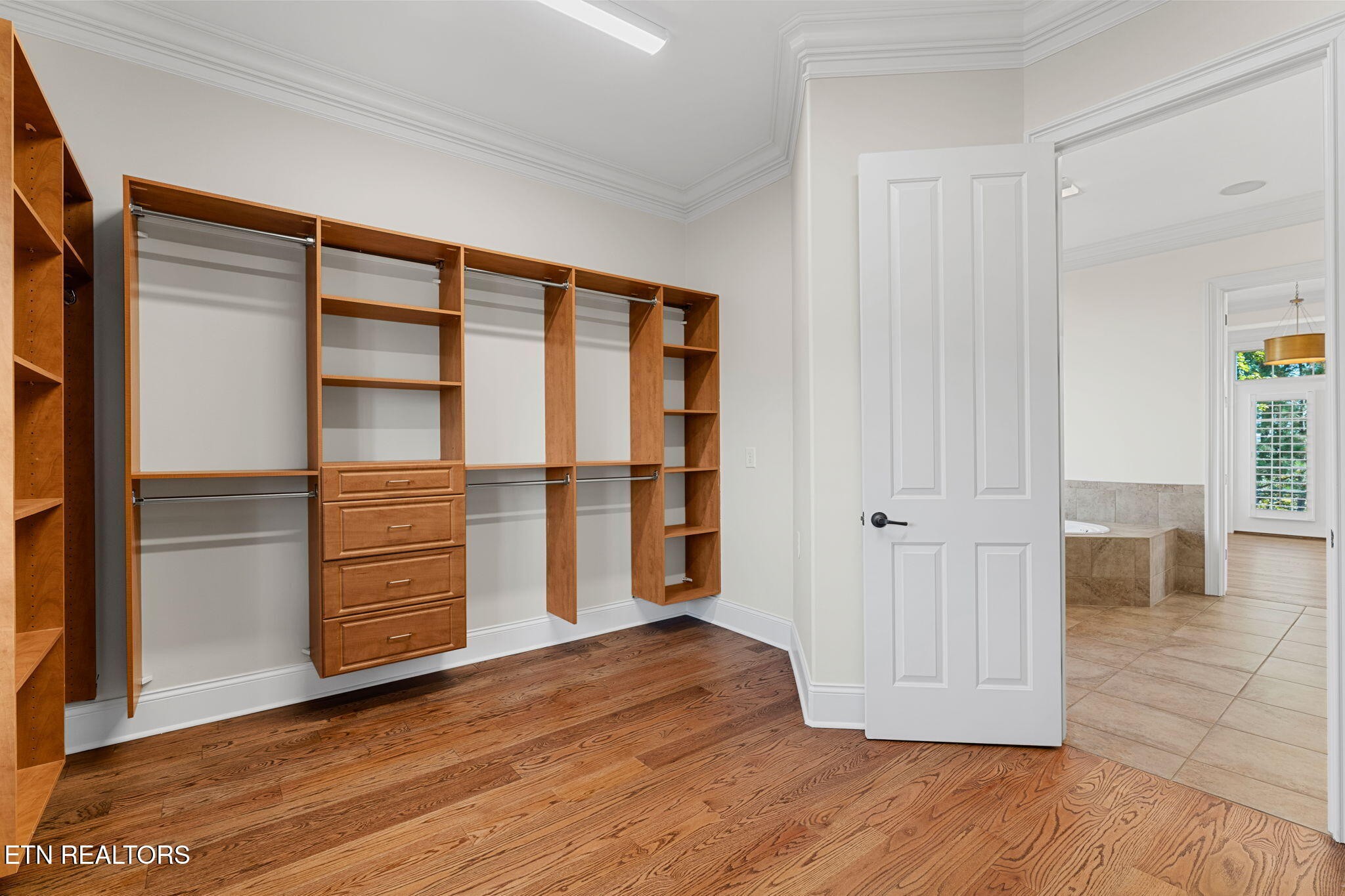 910 Eagle Nest Drive Property Photo 28