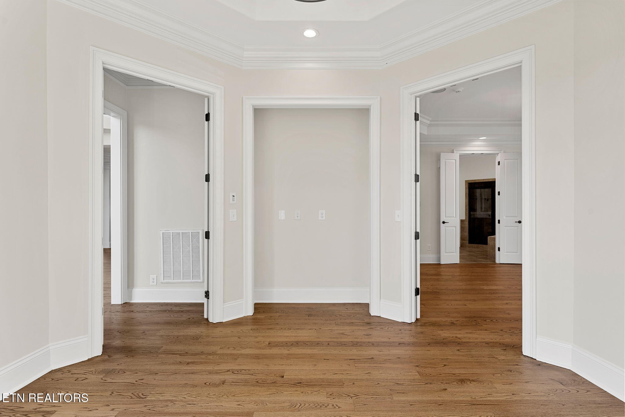 910 Eagle Nest Drive Property Photo 30