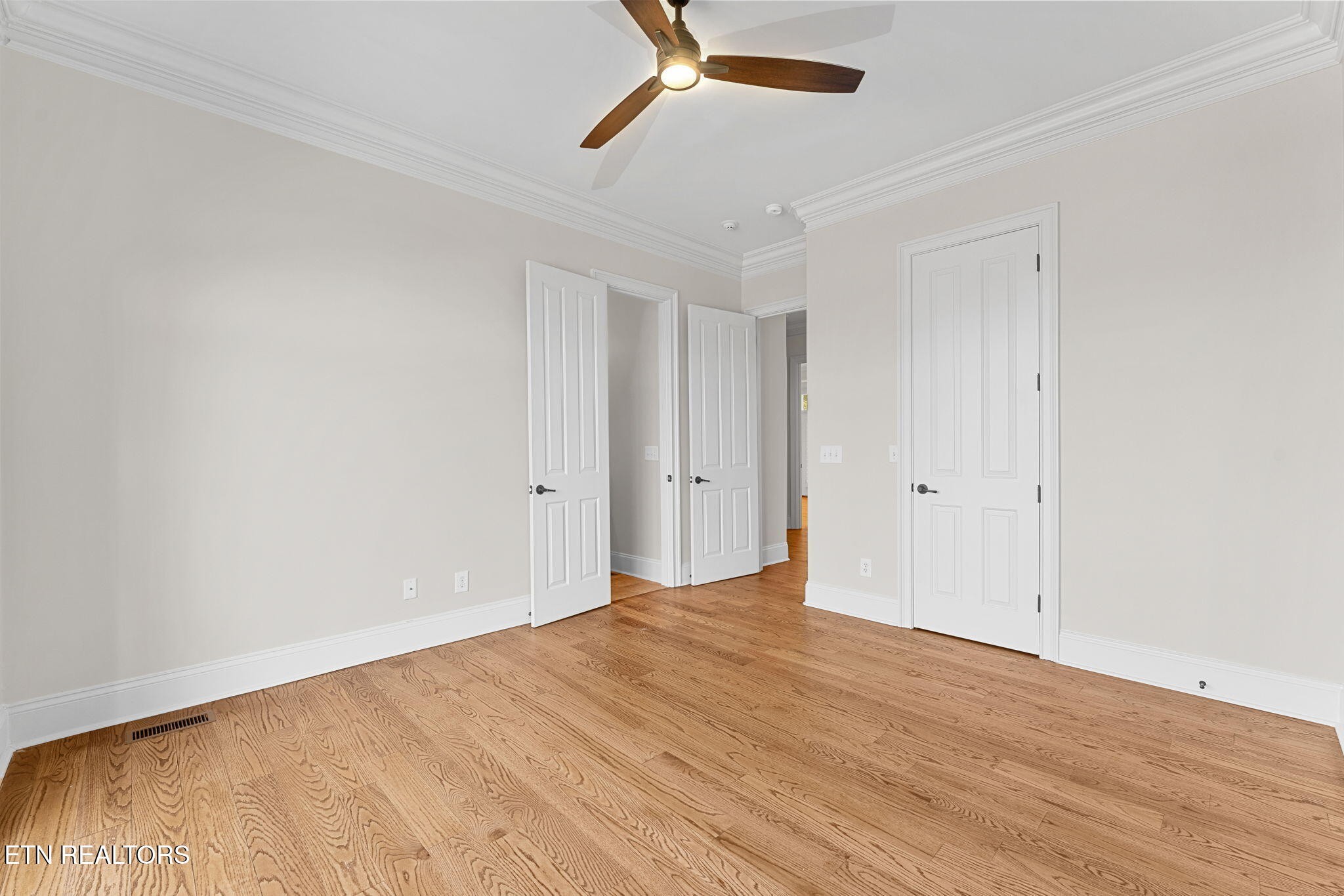 910 Eagle Nest Drive Property Photo 32