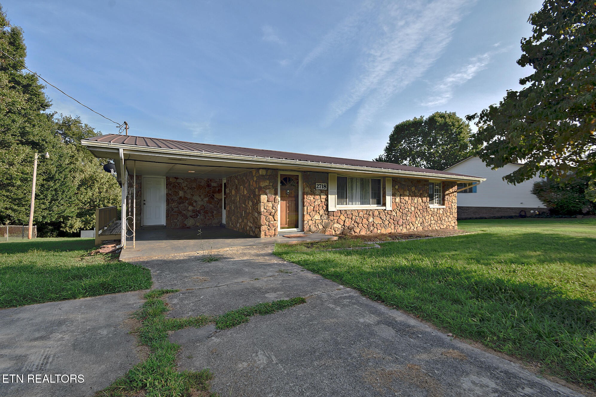 2718 Mayfield Drive Property Photo 5