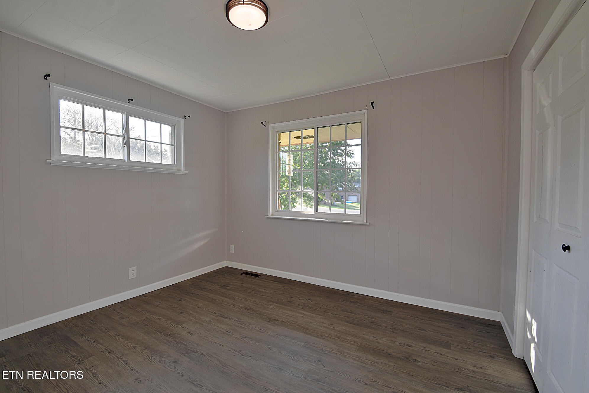 2718 Mayfield Drive Property Photo 14