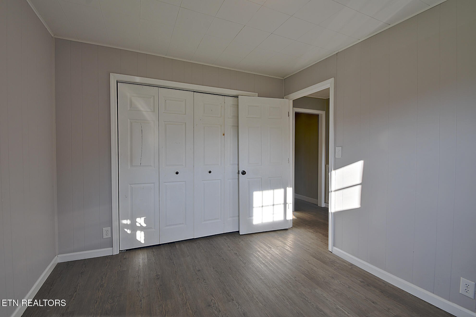 2718 Mayfield Drive Property Photo 15