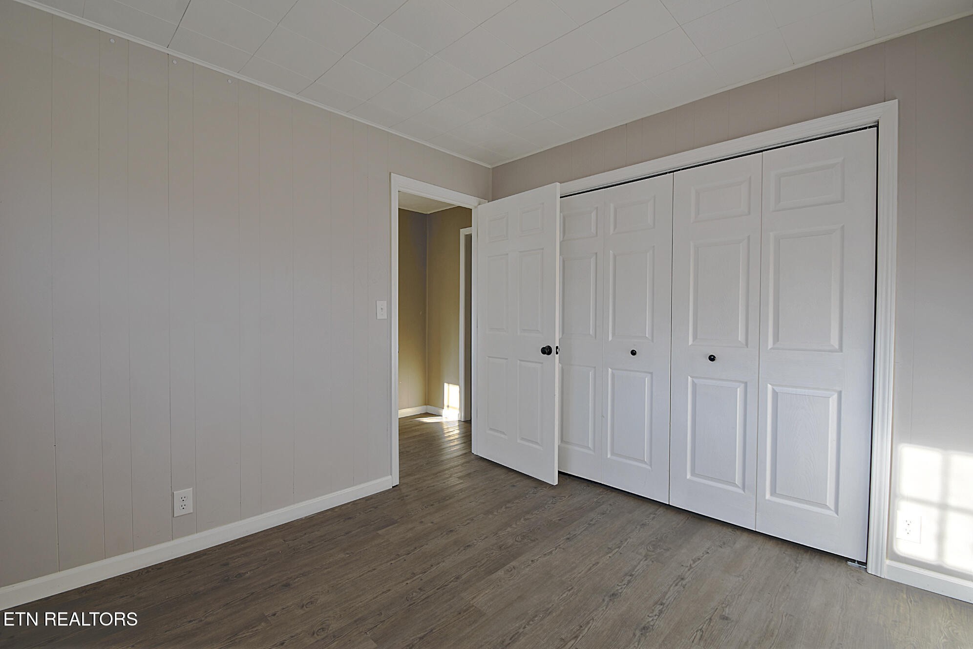 2718 Mayfield Drive Property Photo 18