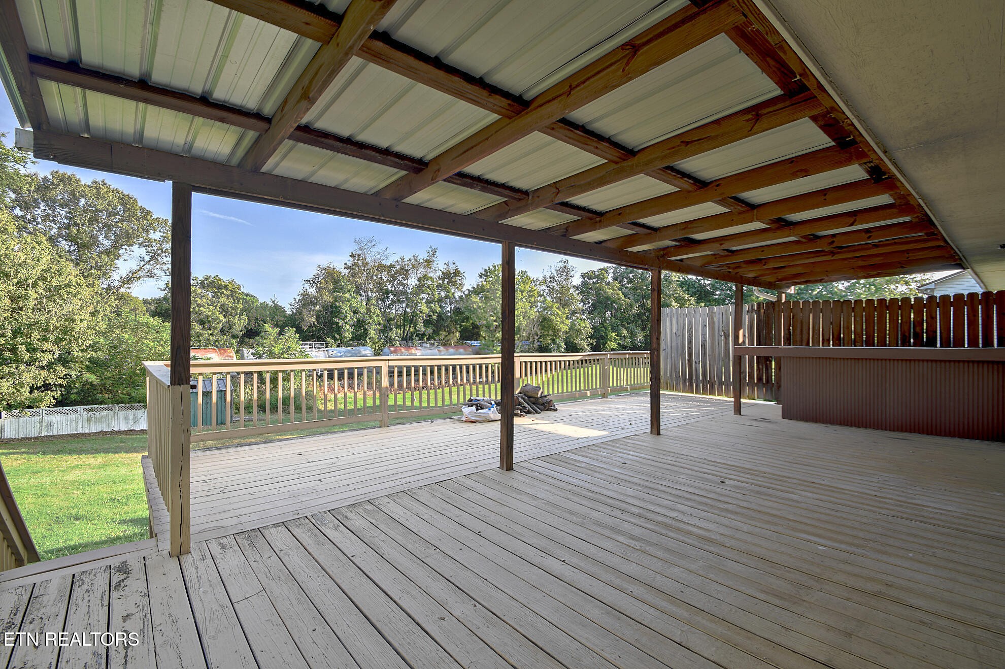 2718 Mayfield Drive Property Photo 19