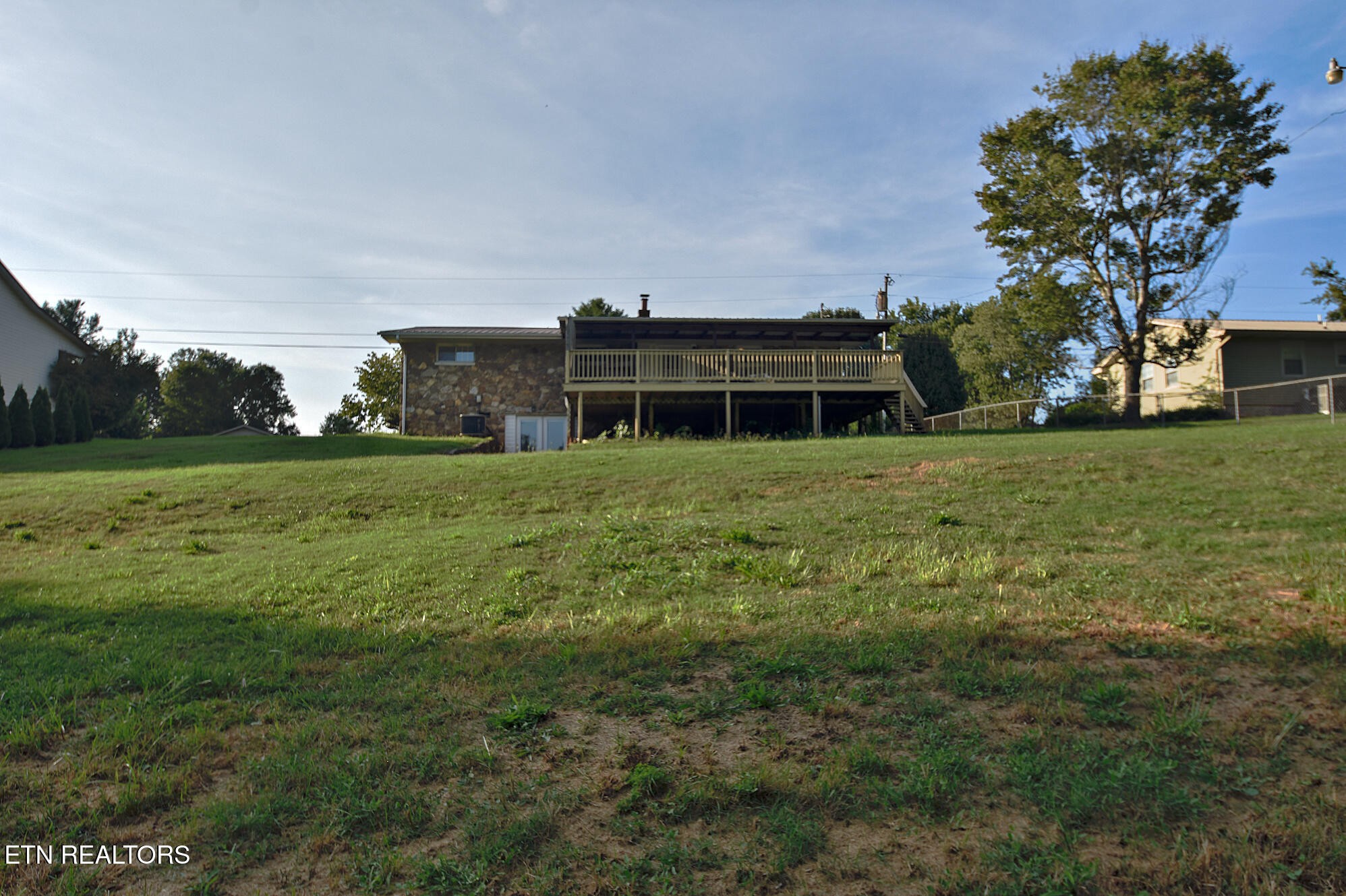 2718 Mayfield Drive Property Photo 24
