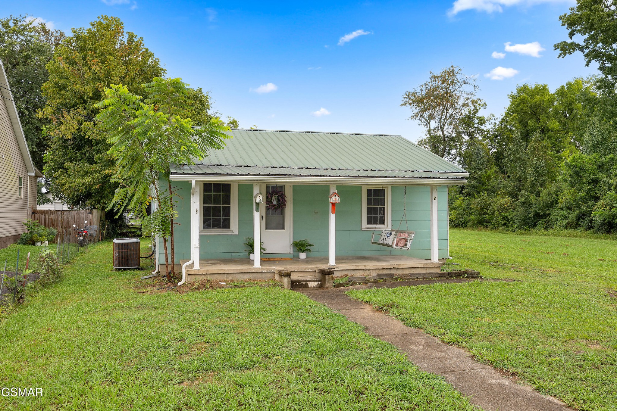 211 Henderson Avenue Property Photo 1