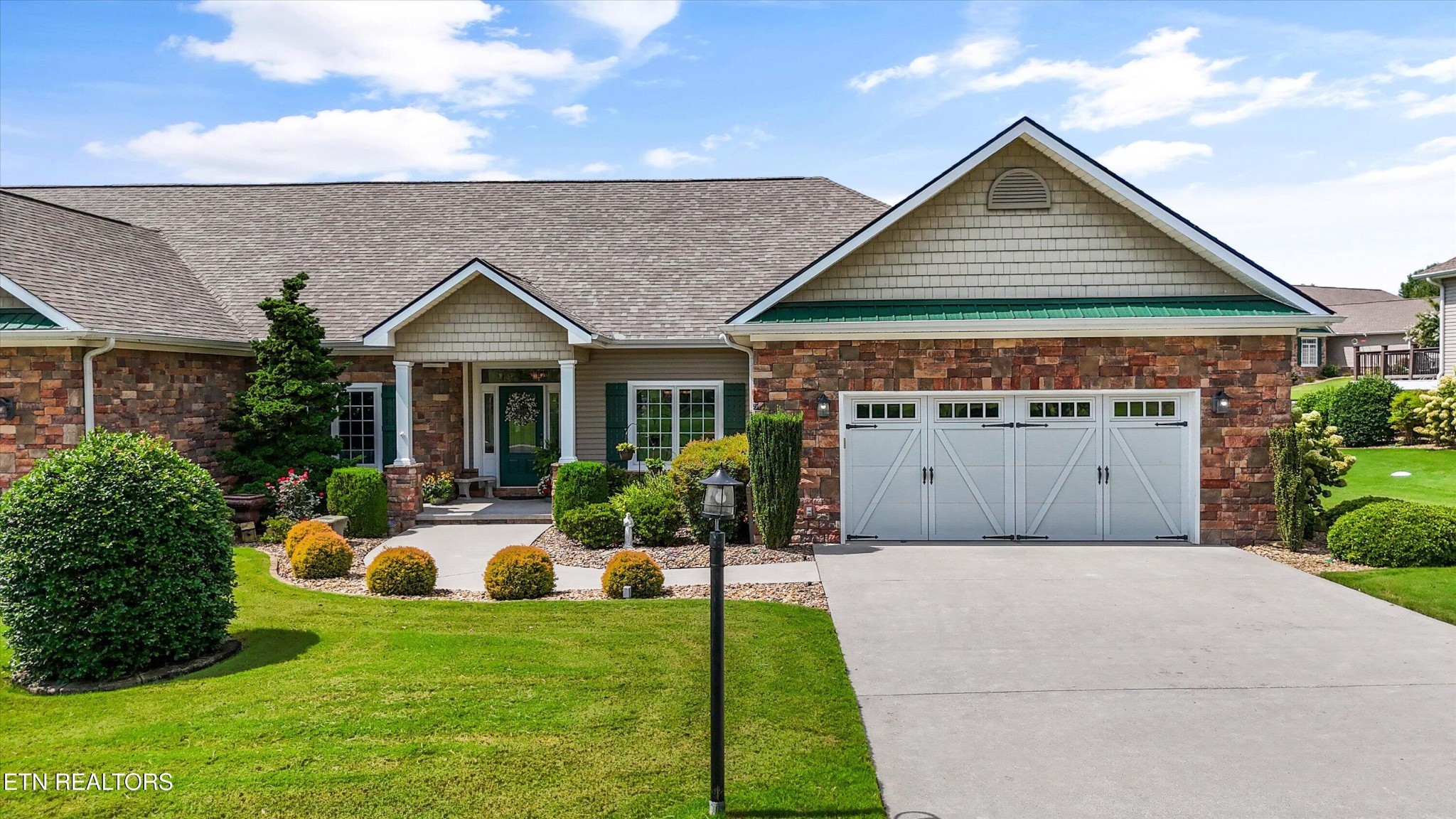 208 Chota Landing View Property Photo 1