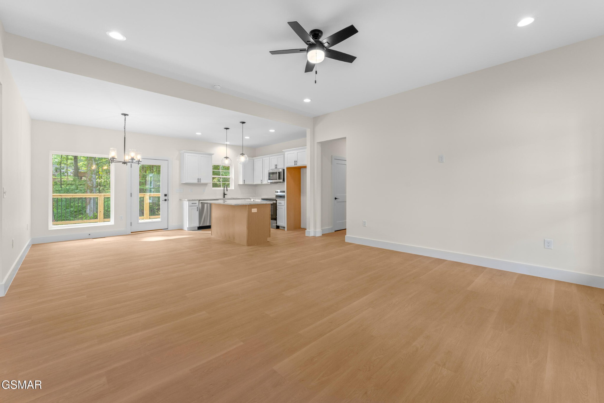 2326 Geraldine Way Property Photo 6