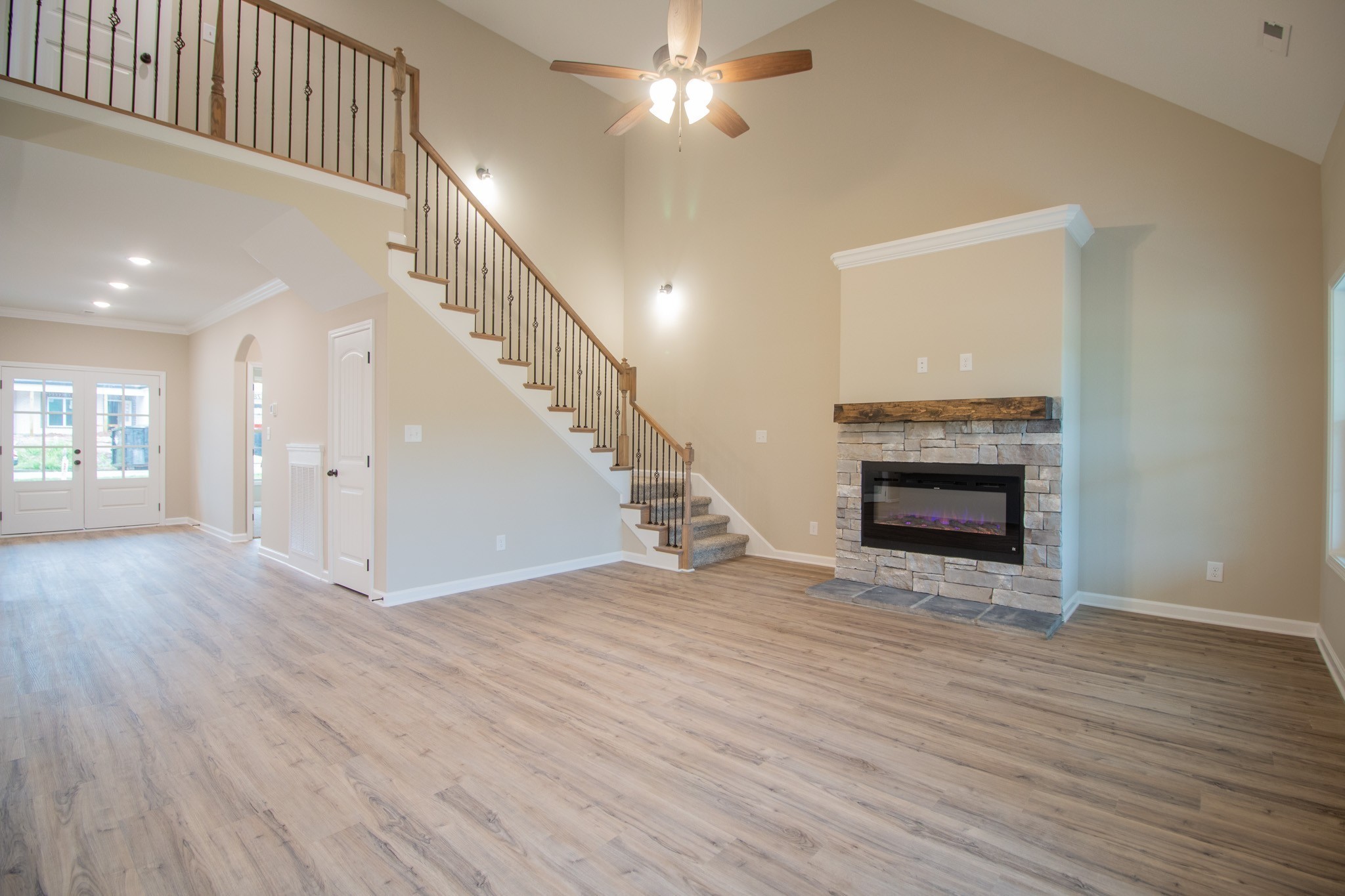 252 Autumnwood Farms Property Photo 4