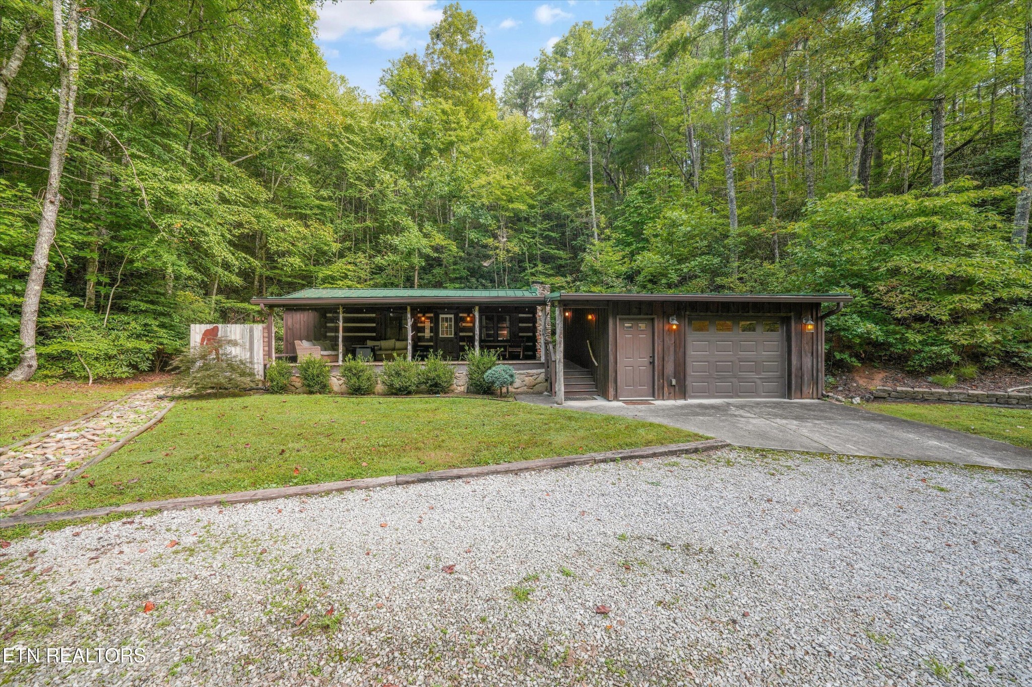 612 Stonegate Way Property Photo 1