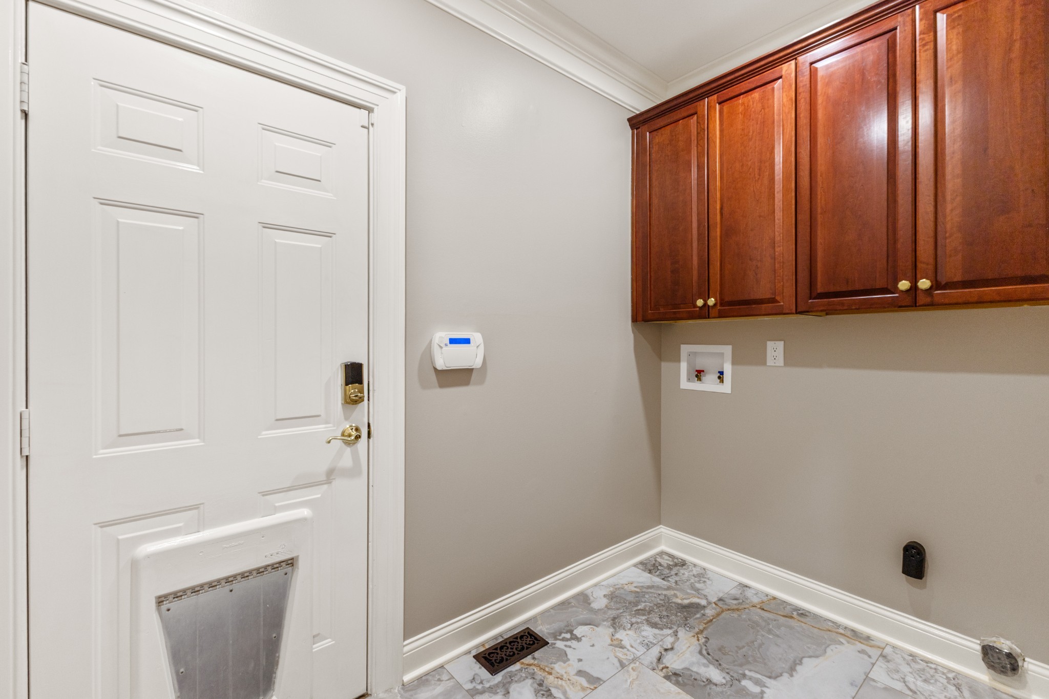 318 Logans Cir Property Photo 41