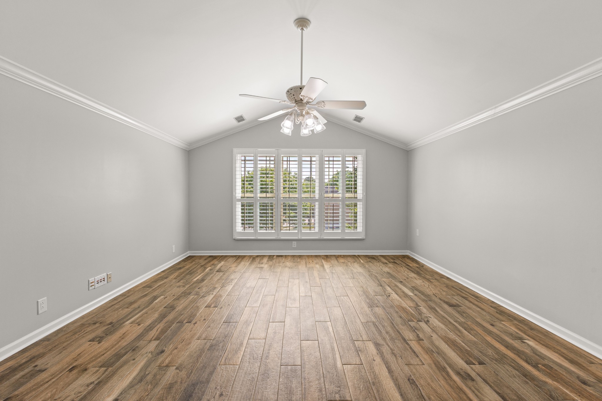318 Logans Cir Property Photo 55