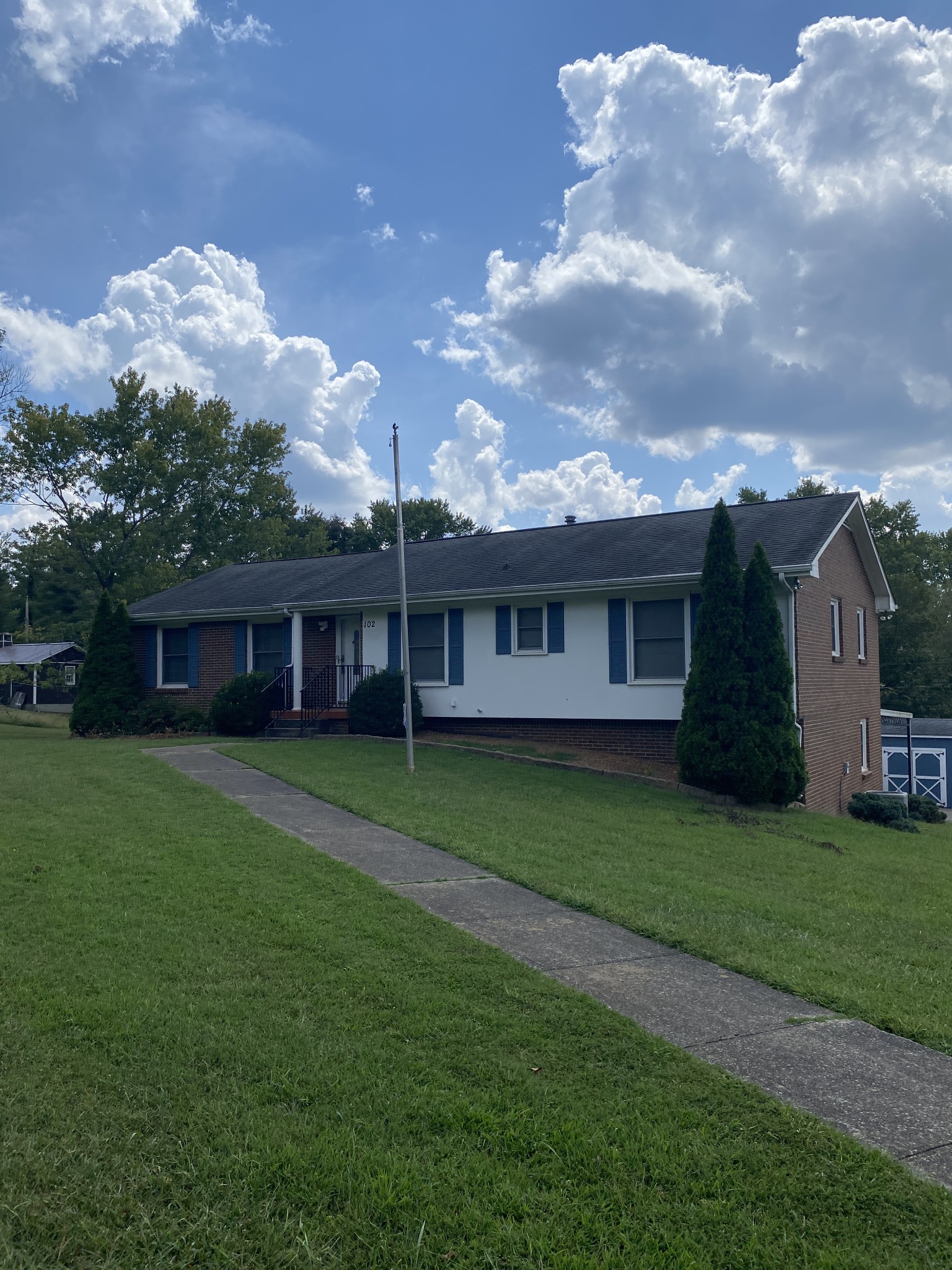 102 Bullock Dr Property Photo 1