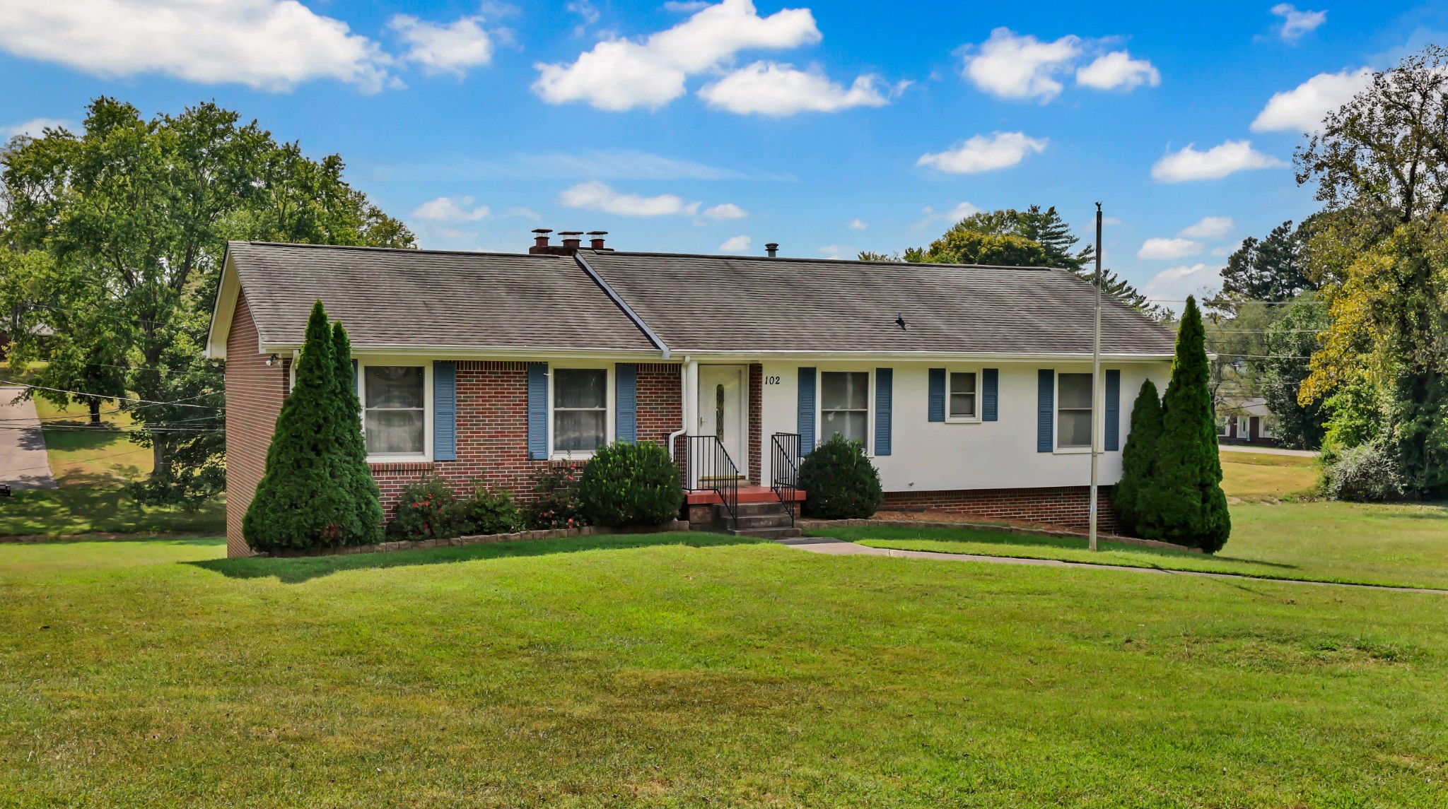 102 Bullock Dr Property Photo 1