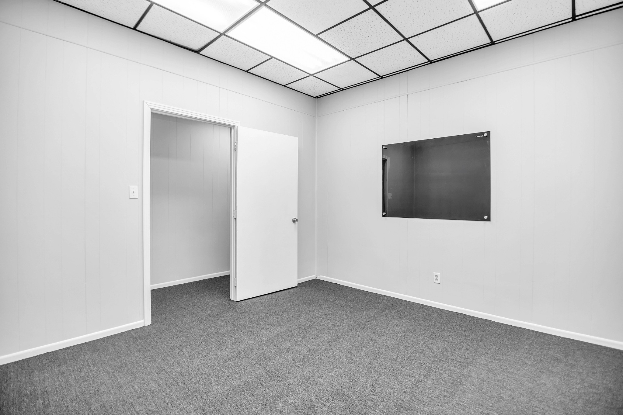 699 W Main St Property Photo 6